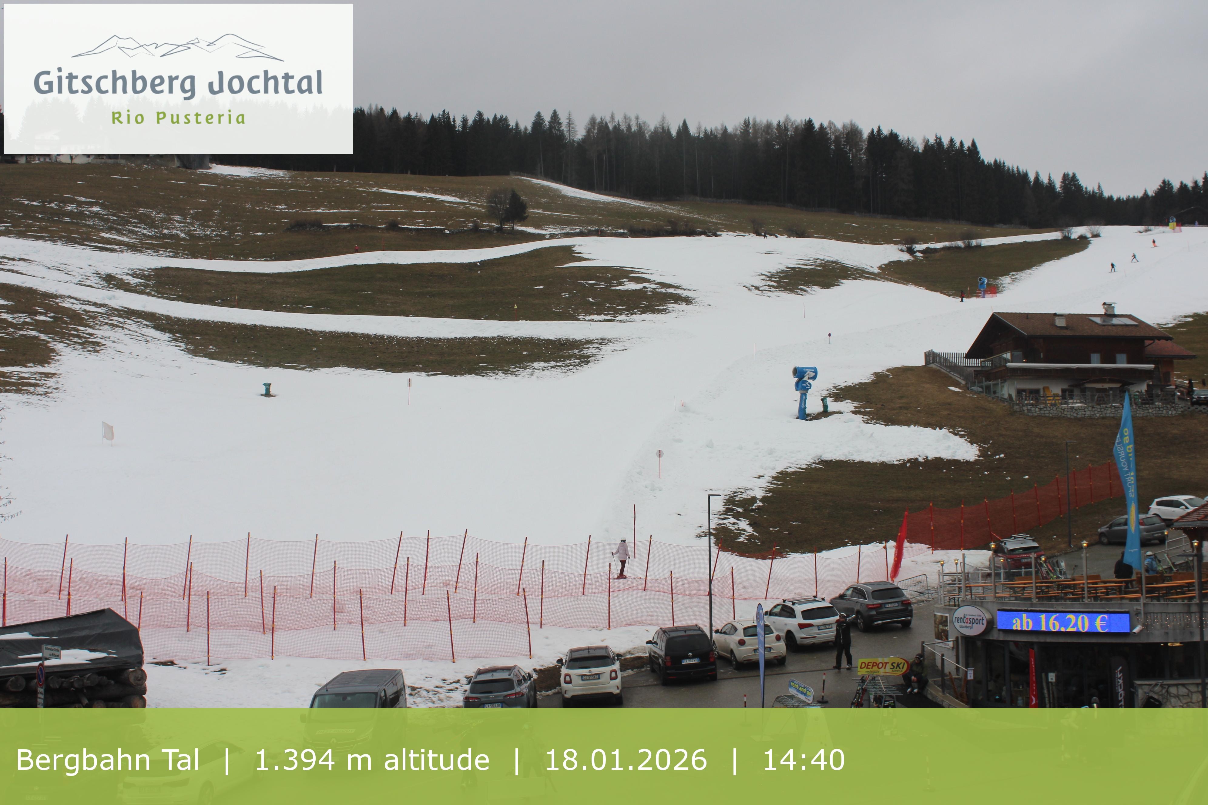Archiv Foto Webcam Sicht auf die Talstation Meransen in Südtirol