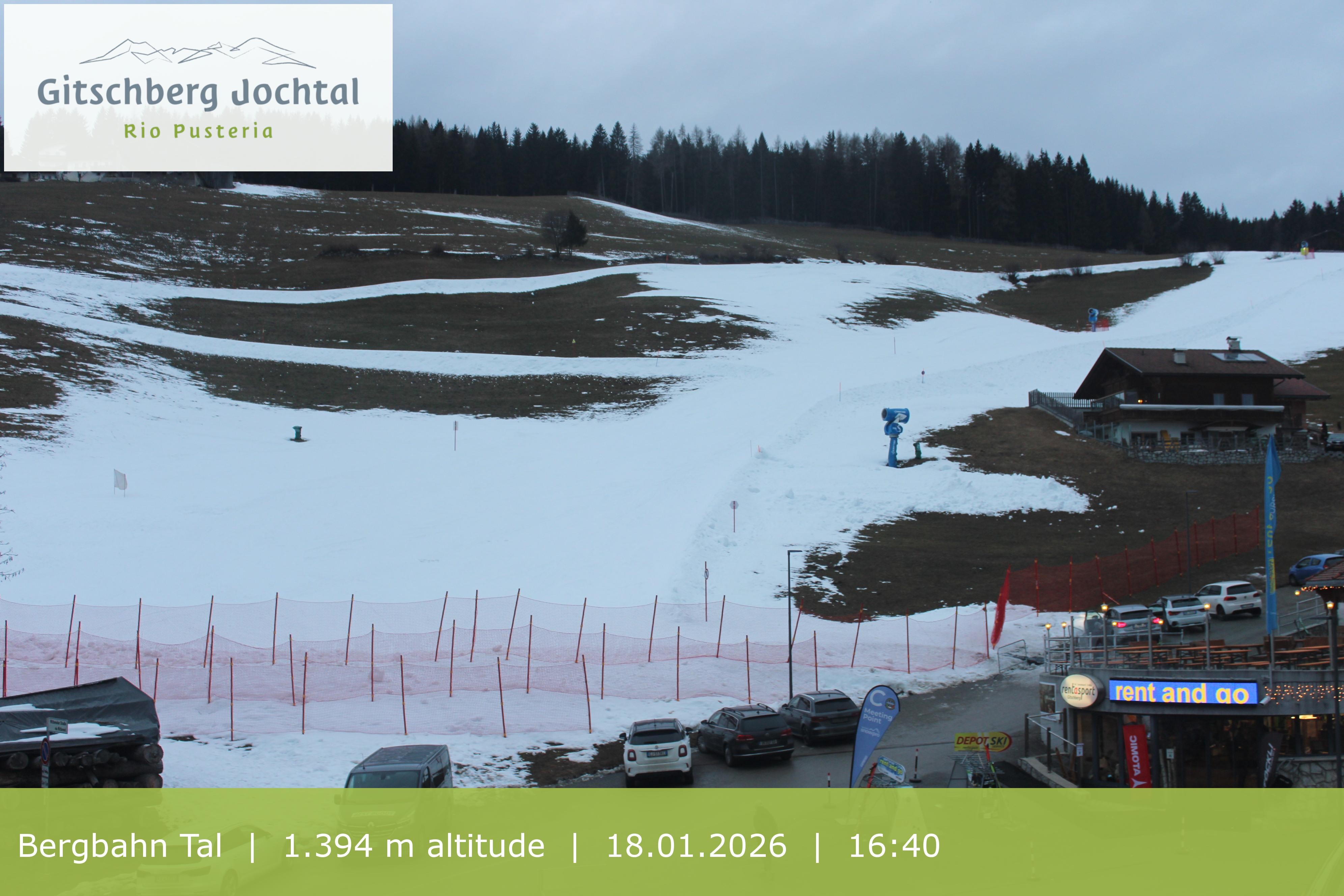 Archiv Foto Webcam Sicht auf die Talstation Meransen in Südtirol