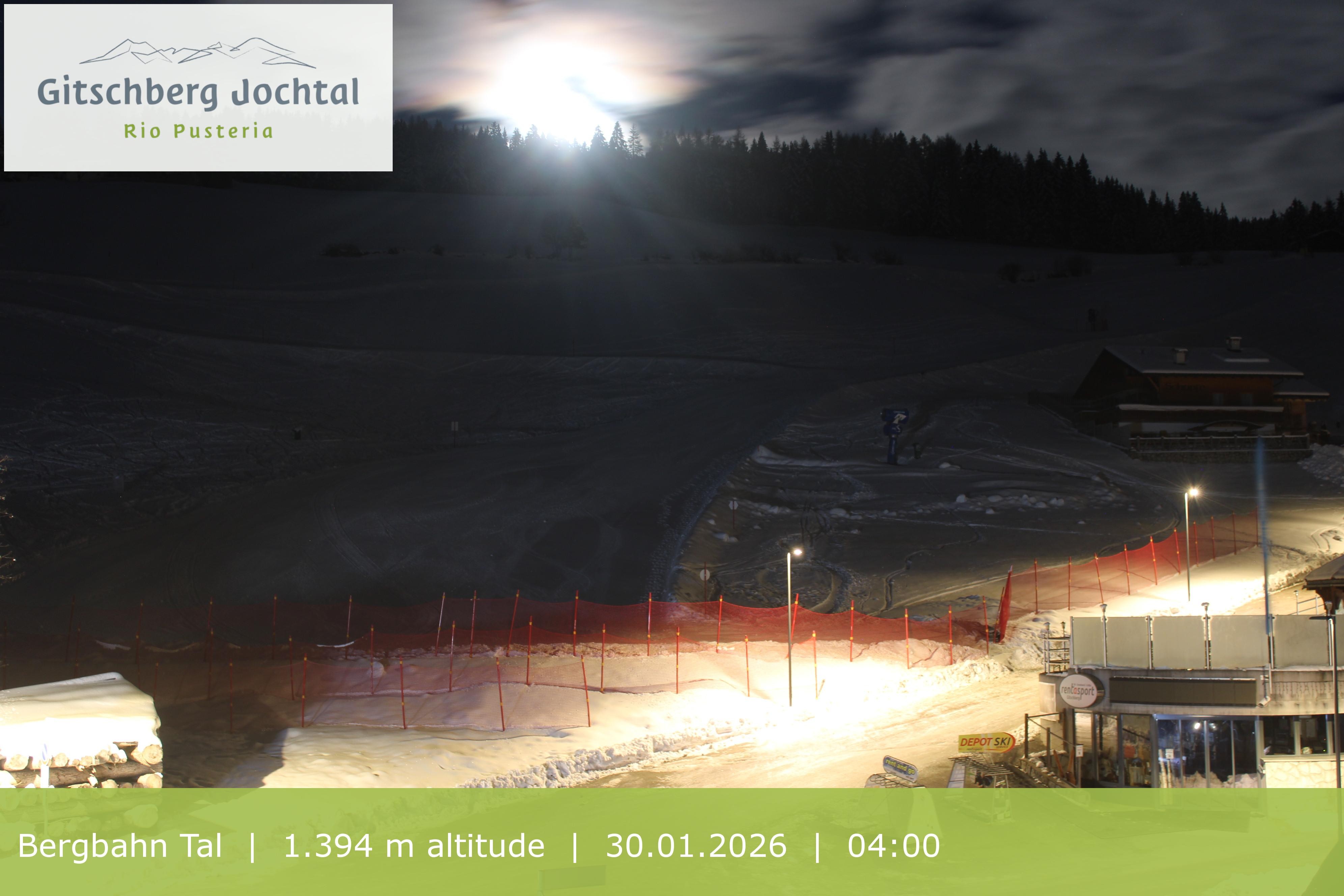Archiv Foto Webcam Sicht auf die Talstation Meransen in Südtirol