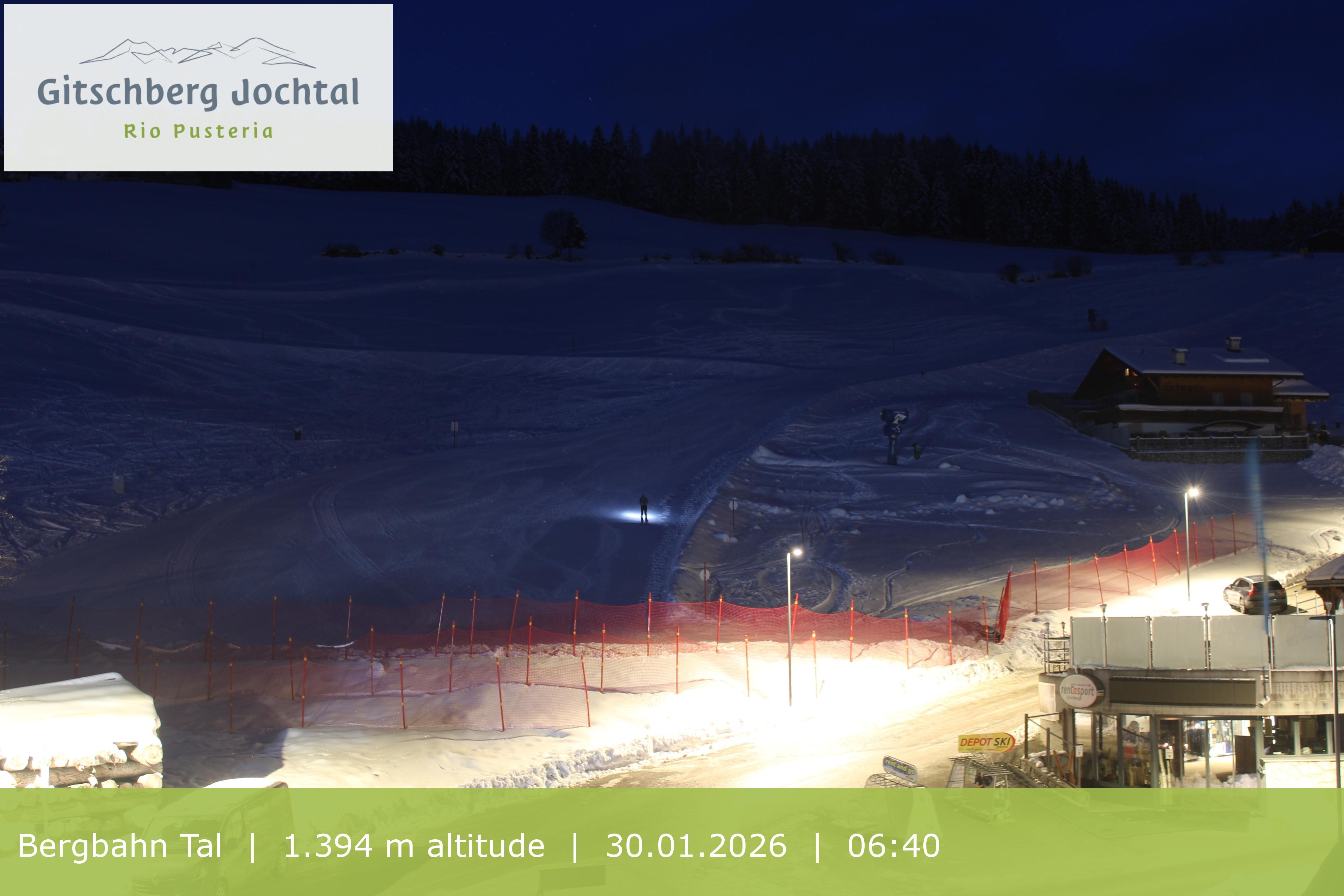 Archiv Foto Webcam Sicht auf die Talstation Meransen in Südtirol