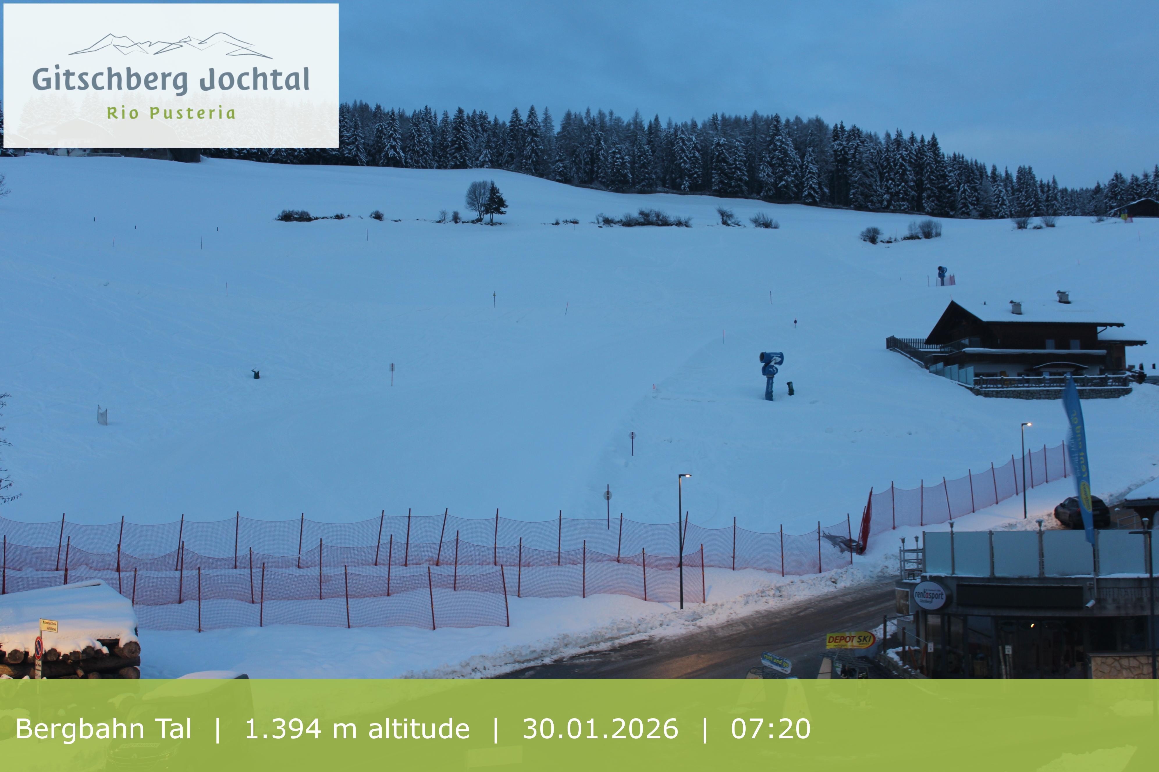 Archiv Foto Webcam Sicht auf die Talstation Meransen in Südtirol