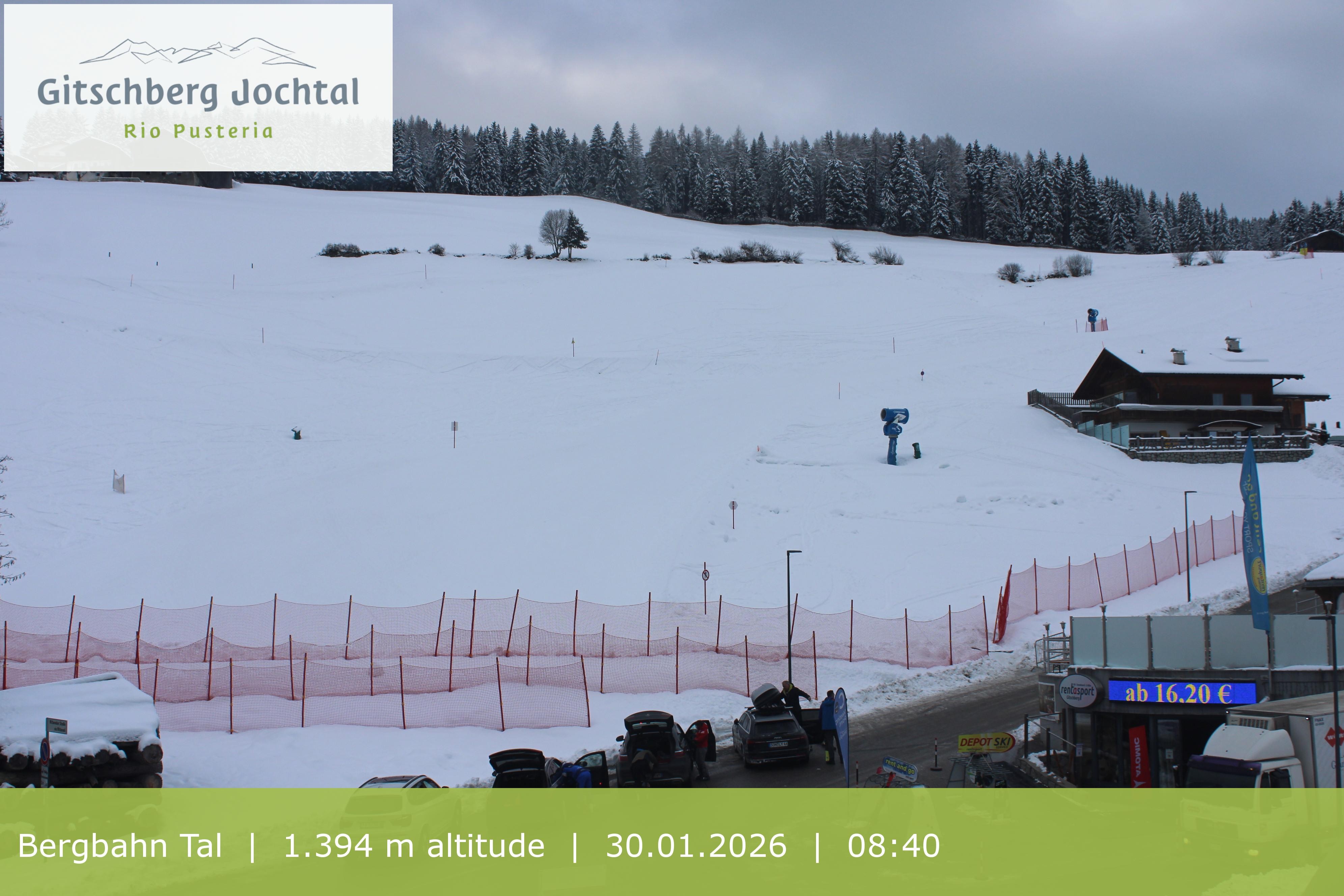 Archiv Foto Webcam Sicht auf die Talstation Meransen in Südtirol