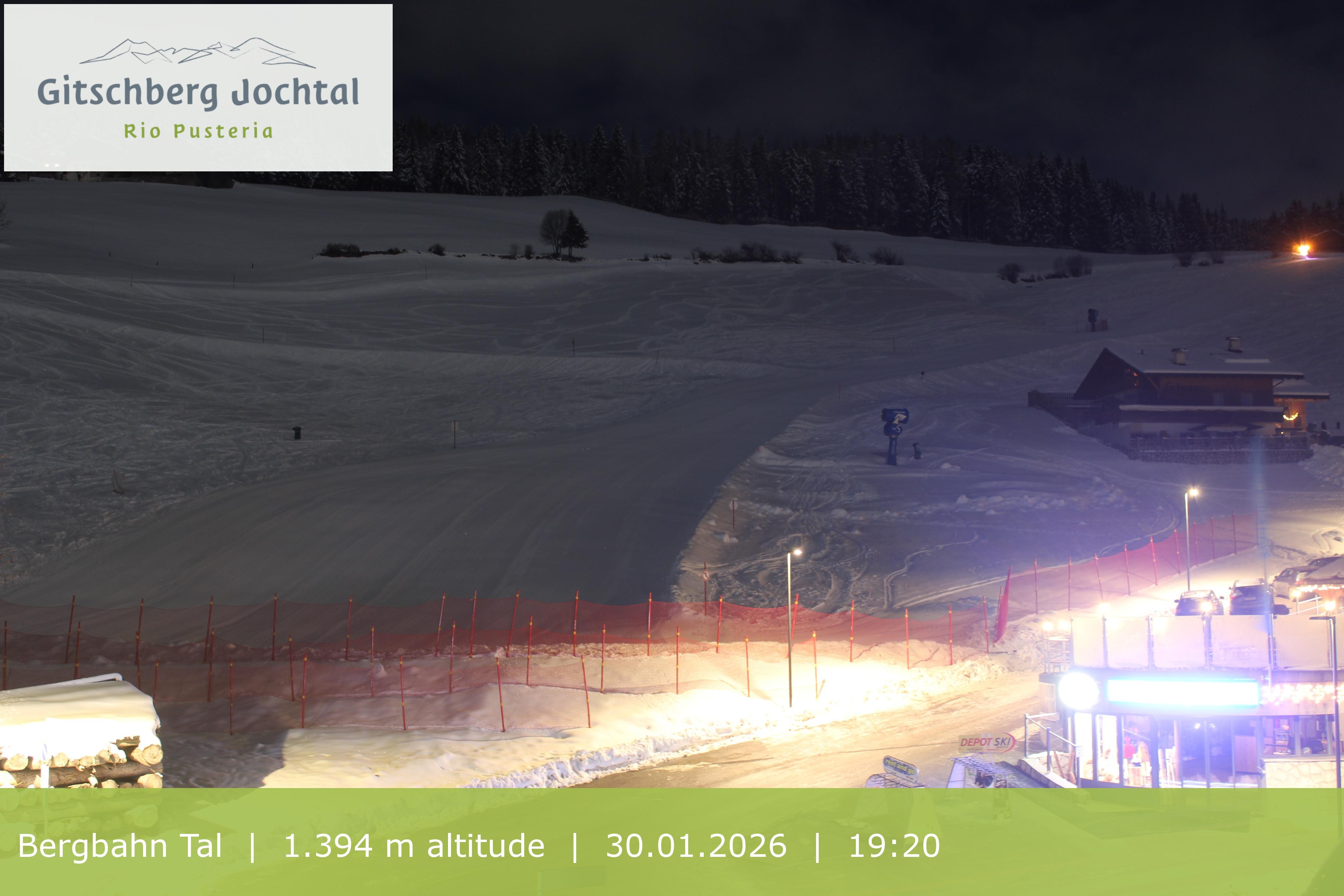 Archiv Foto Webcam Sicht auf die Talstation Meransen in Südtirol