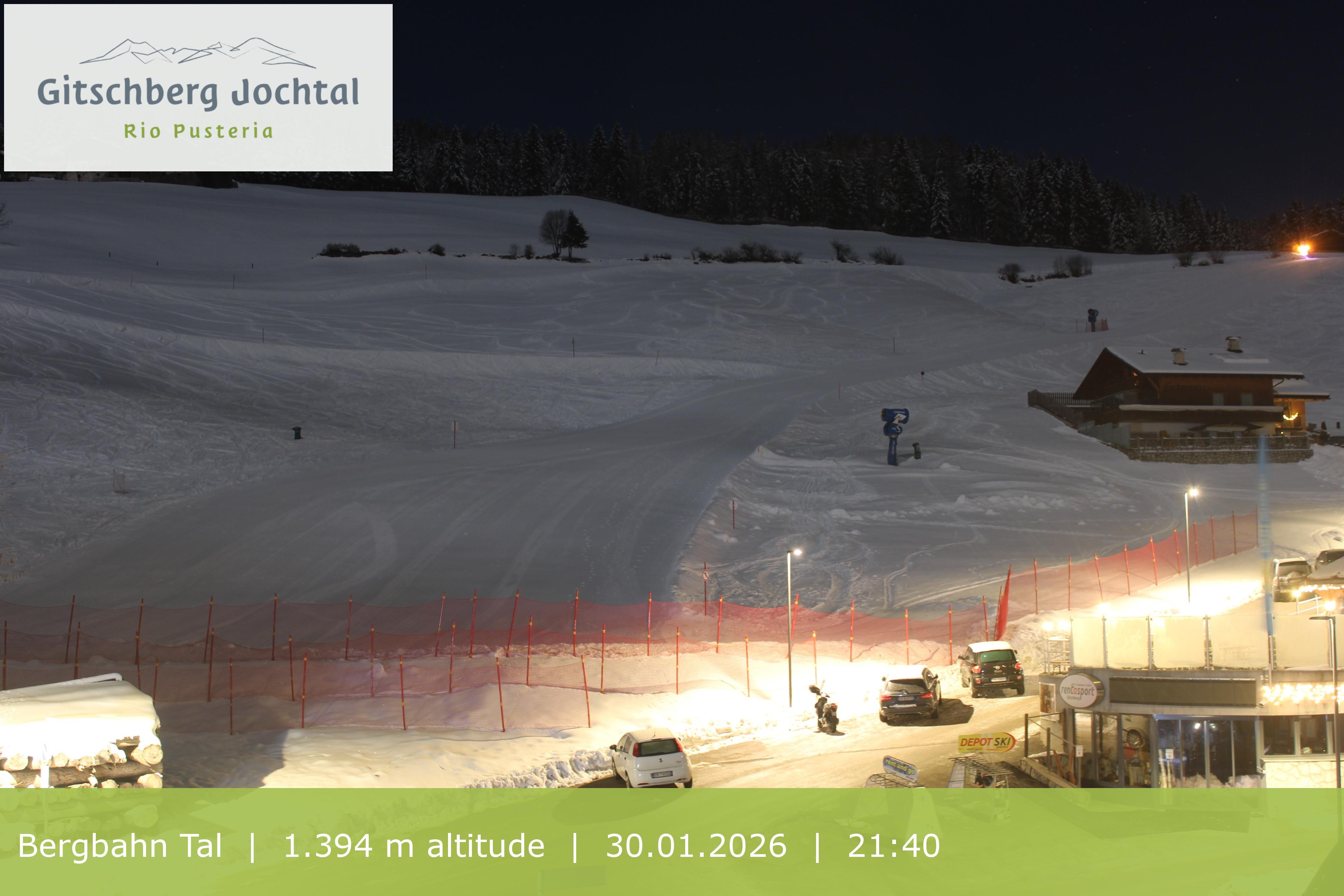 Archiv Foto Webcam Sicht auf die Talstation Meransen in Südtirol