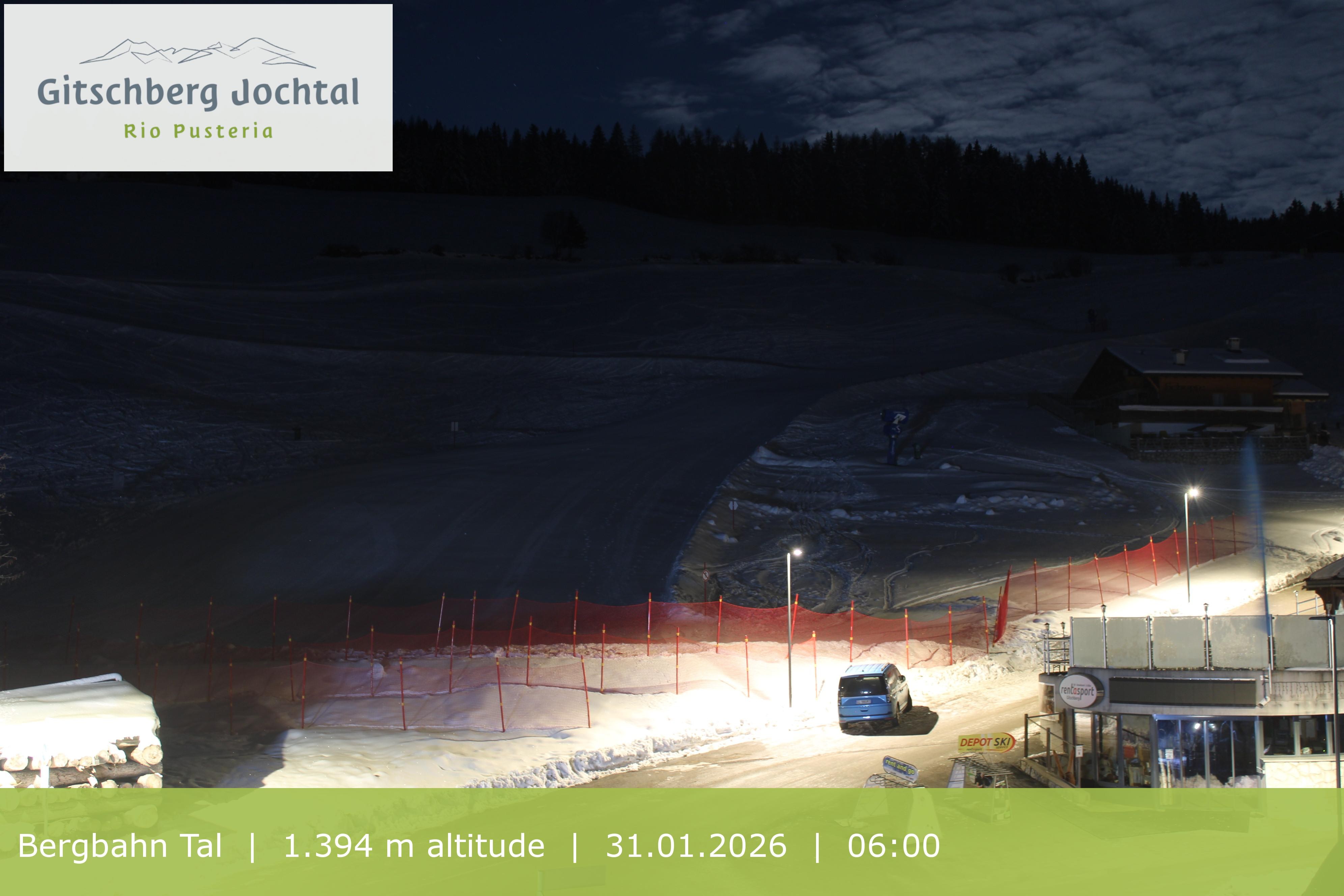 Archiv Foto Webcam Sicht auf die Talstation Meransen in Südtirol