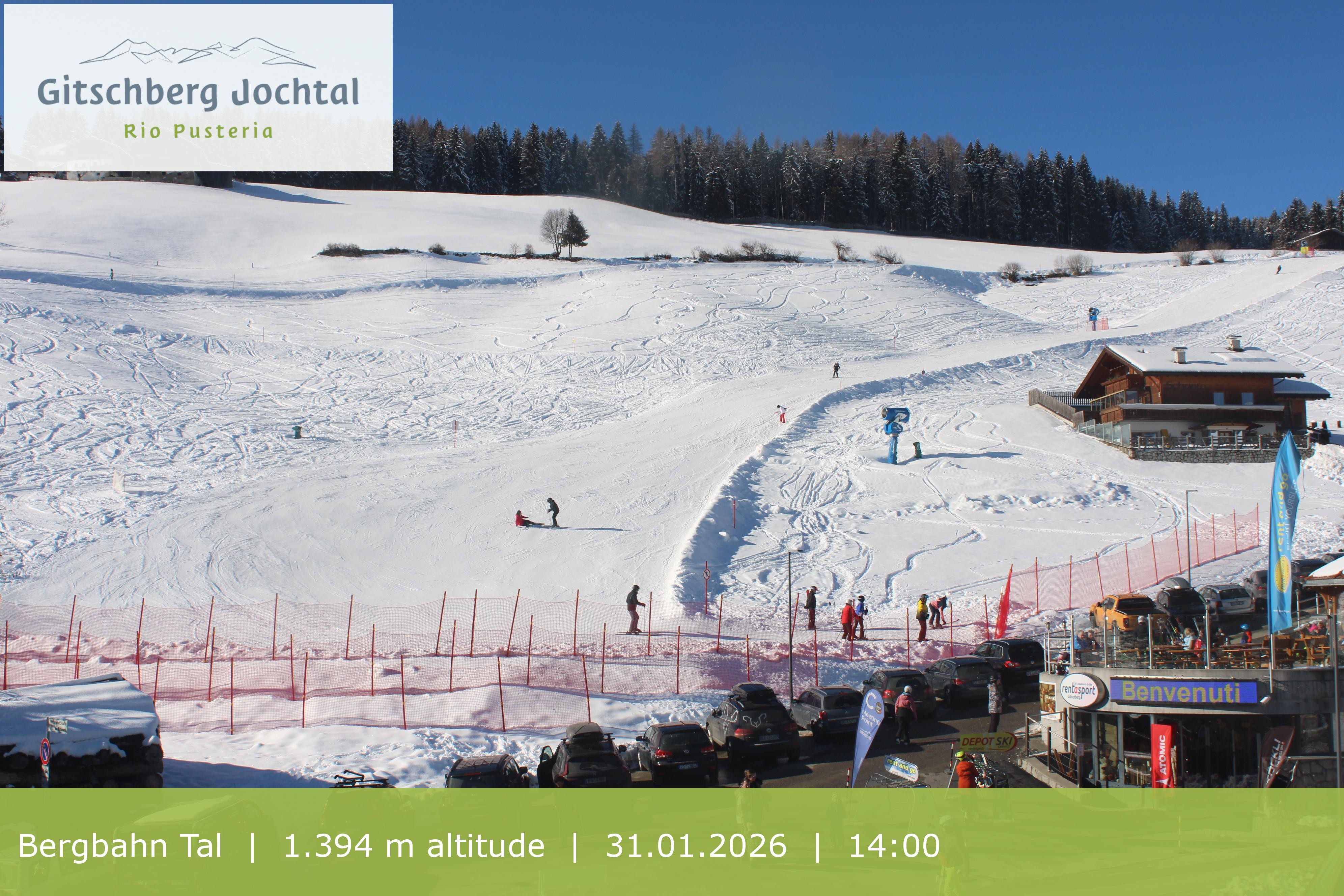 Archiv Foto Webcam Sicht auf die Talstation Meransen in Südtirol