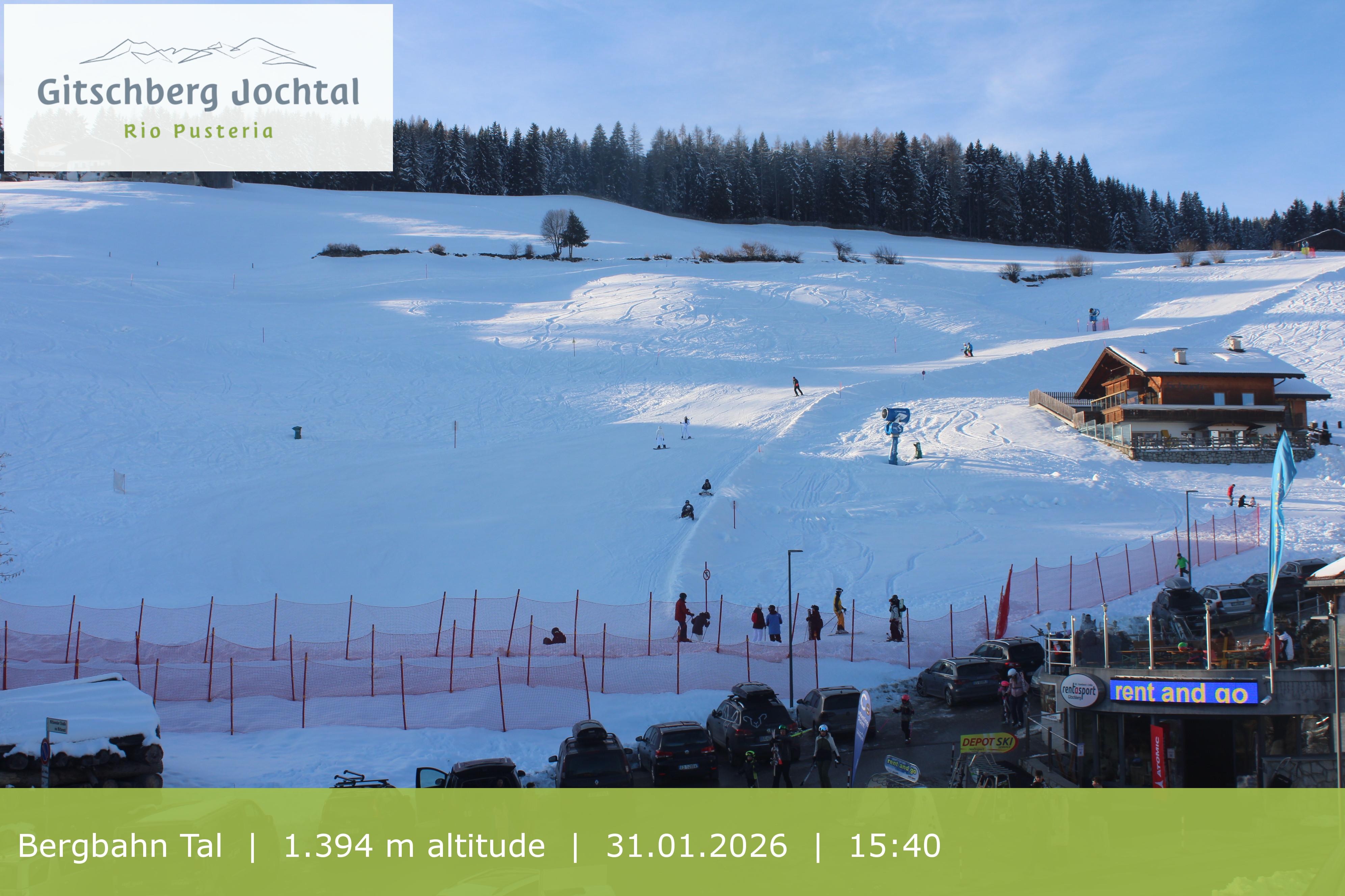 Archiv Foto Webcam Sicht auf die Talstation Meransen in Südtirol