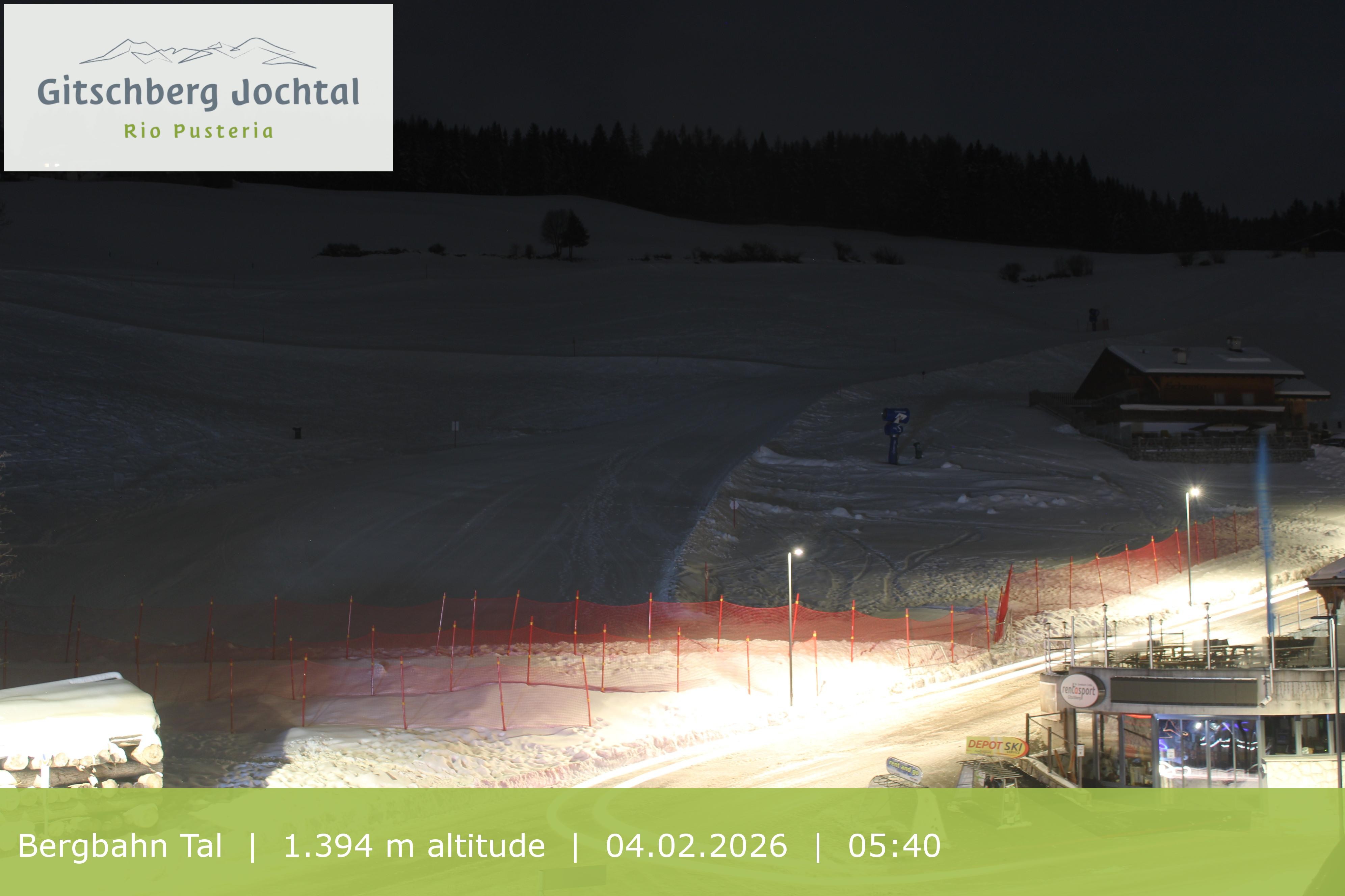 Archiv Foto Webcam Sicht auf die Talstation Meransen in Südtirol