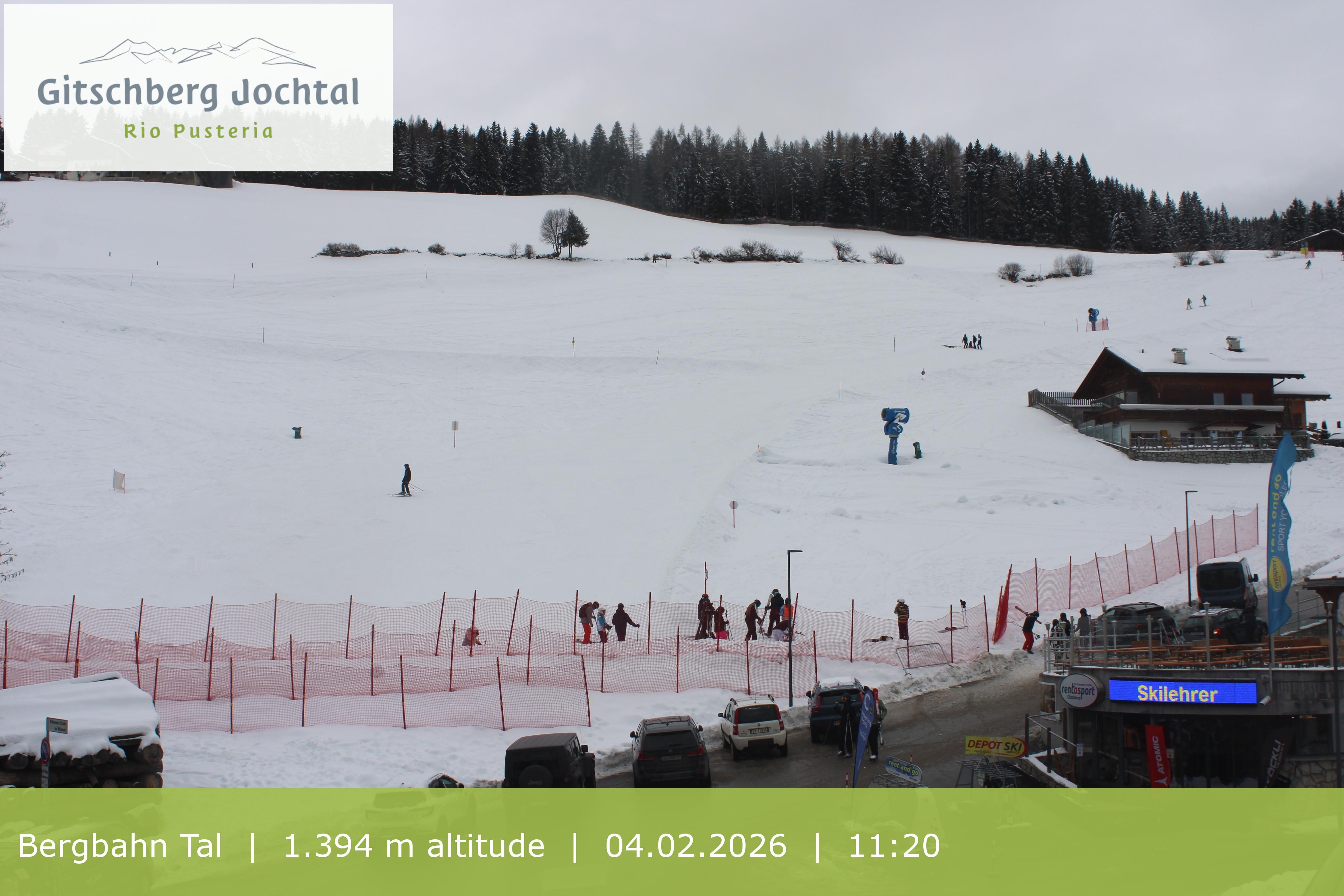 Archiv Foto Webcam Sicht auf die Talstation Meransen in Südtirol