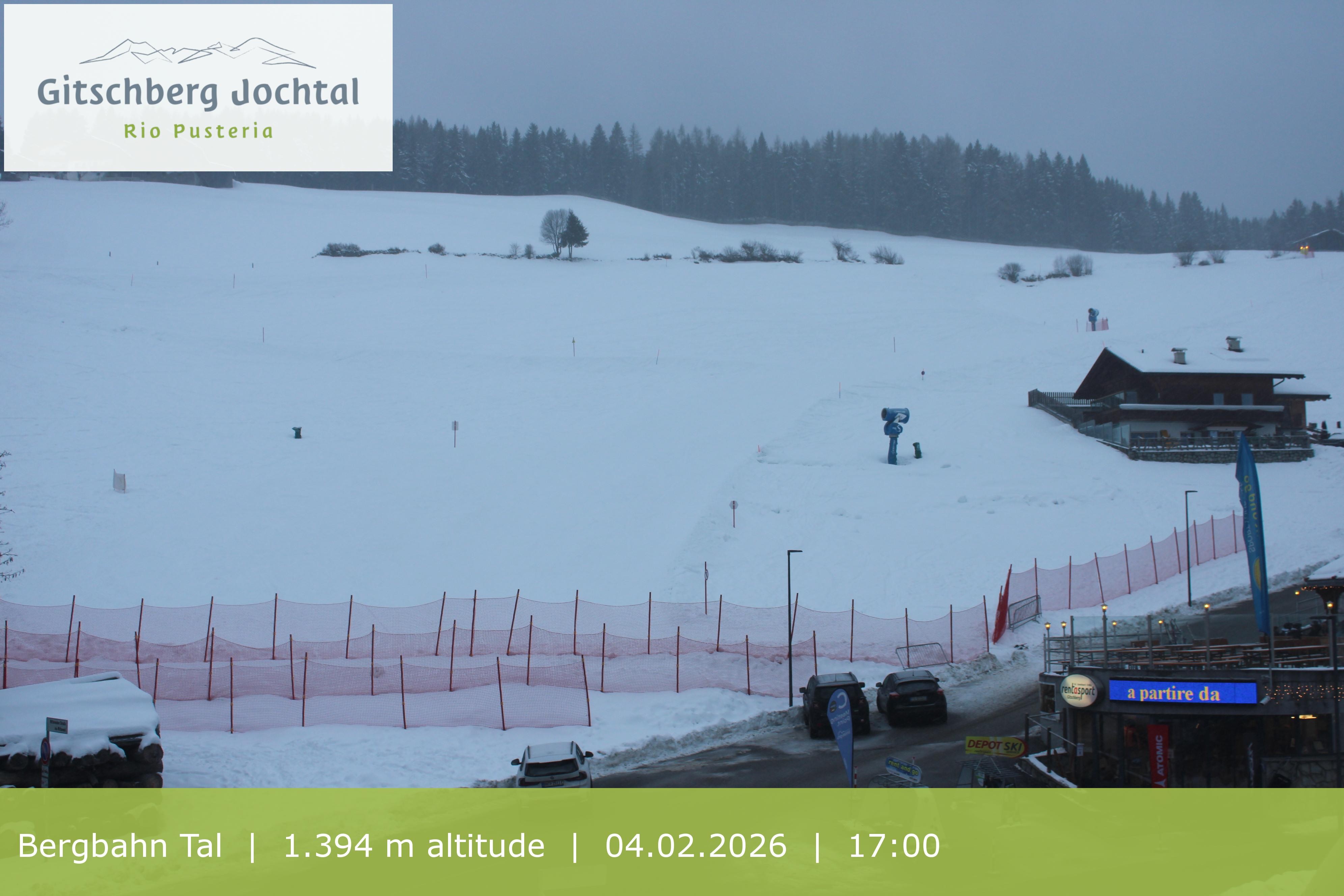 Archiv Foto Webcam Sicht auf die Talstation Meransen in Südtirol