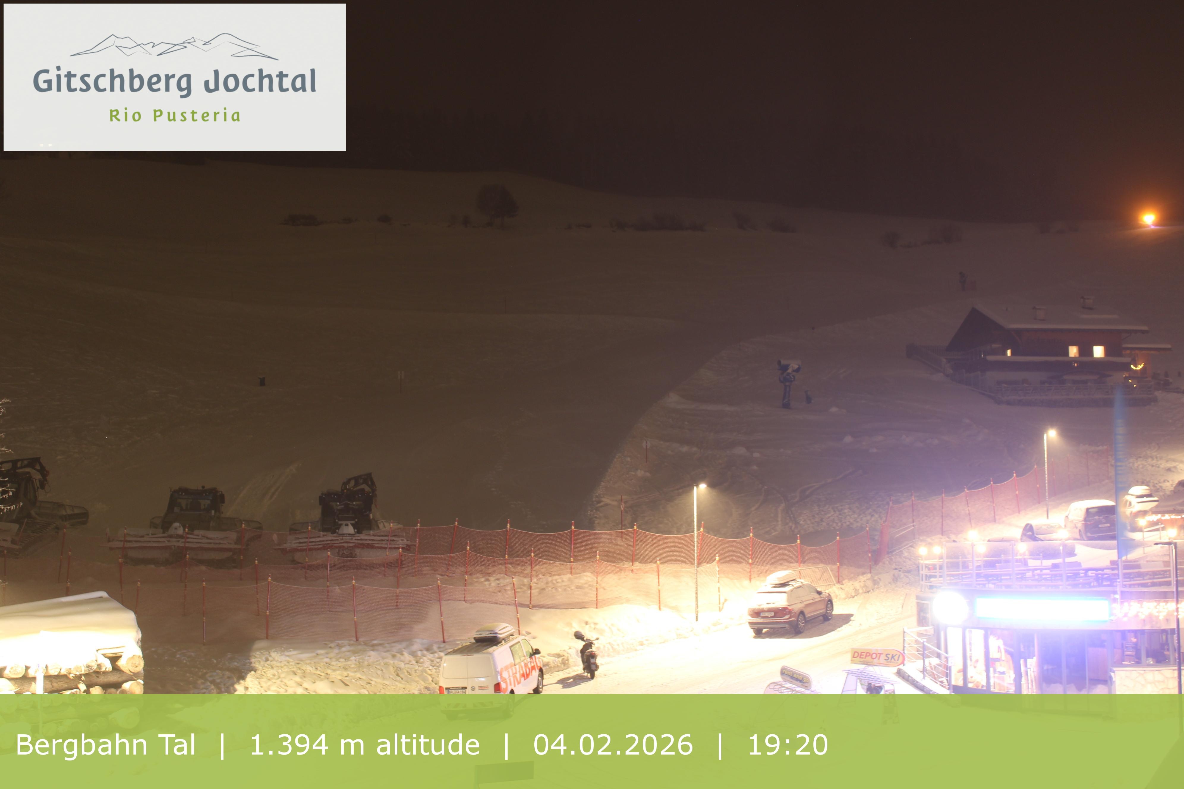 Archiv Foto Webcam Sicht auf die Talstation Meransen in Südtirol