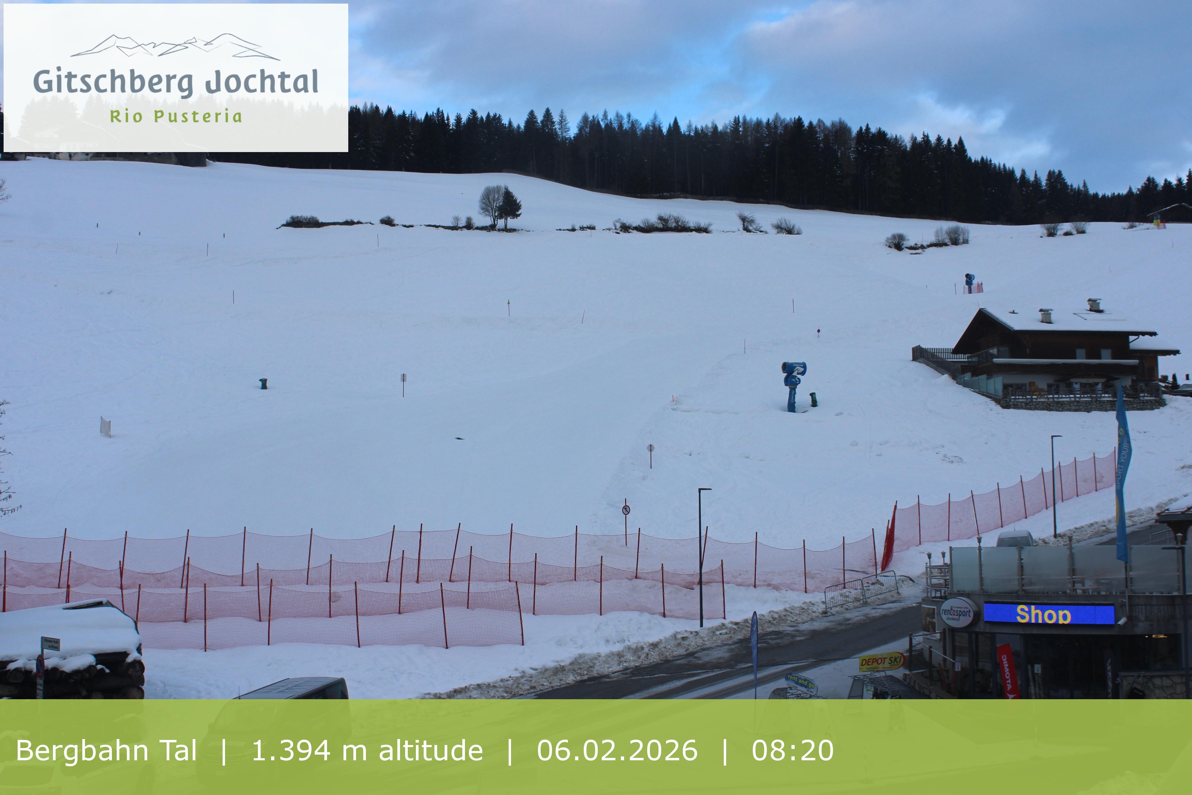 Archiv Foto Webcam Sicht auf die Talstation Meransen in Südtirol
