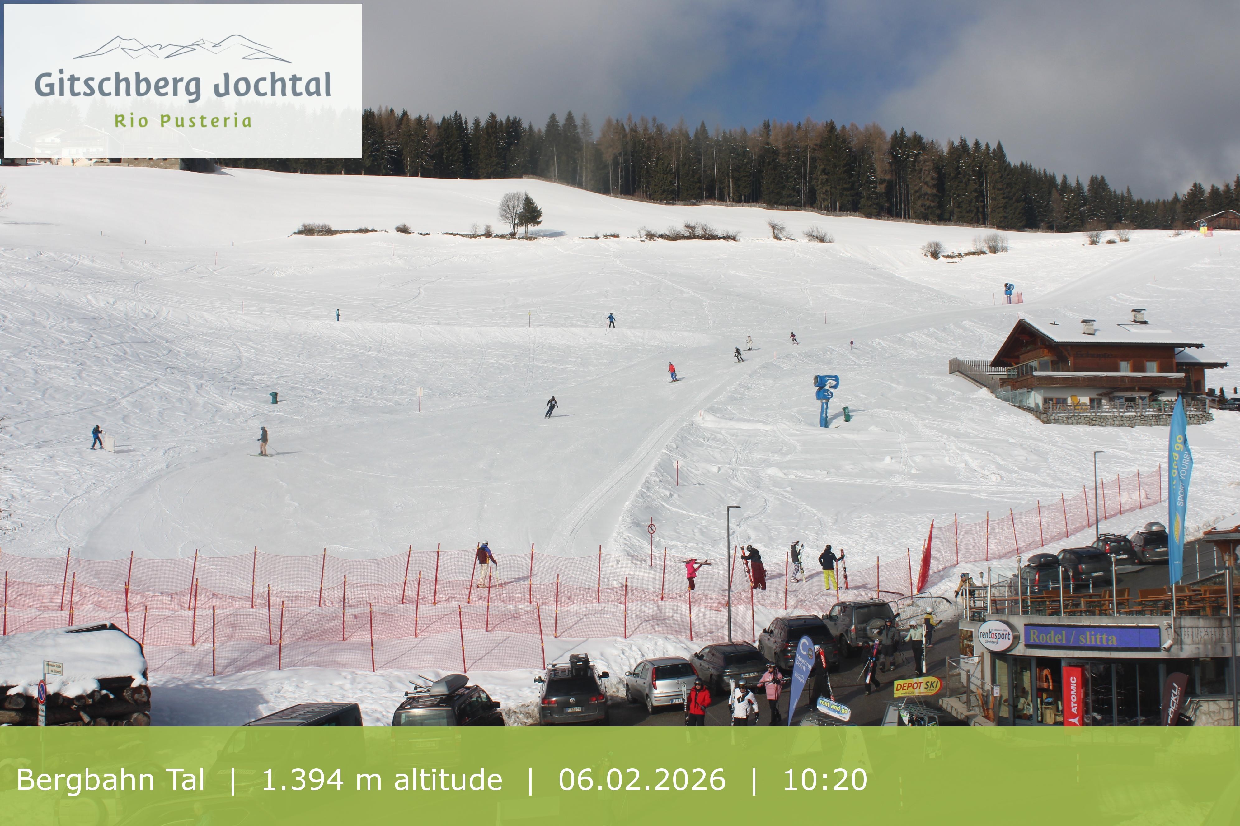 Archiv Foto Webcam Sicht auf die Talstation Meransen in Südtirol