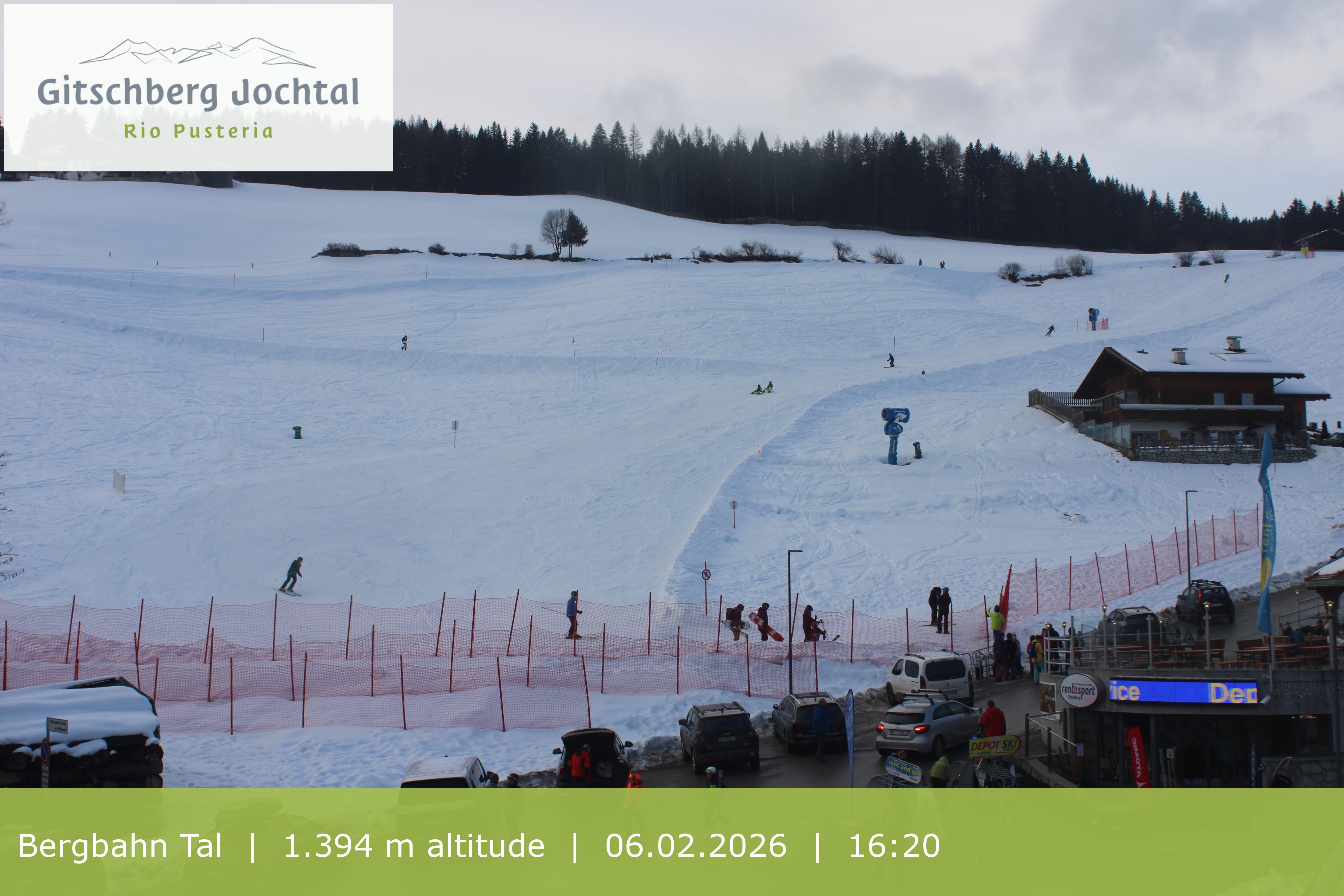Archiv Foto Webcam Sicht auf die Talstation Meransen in Südtirol