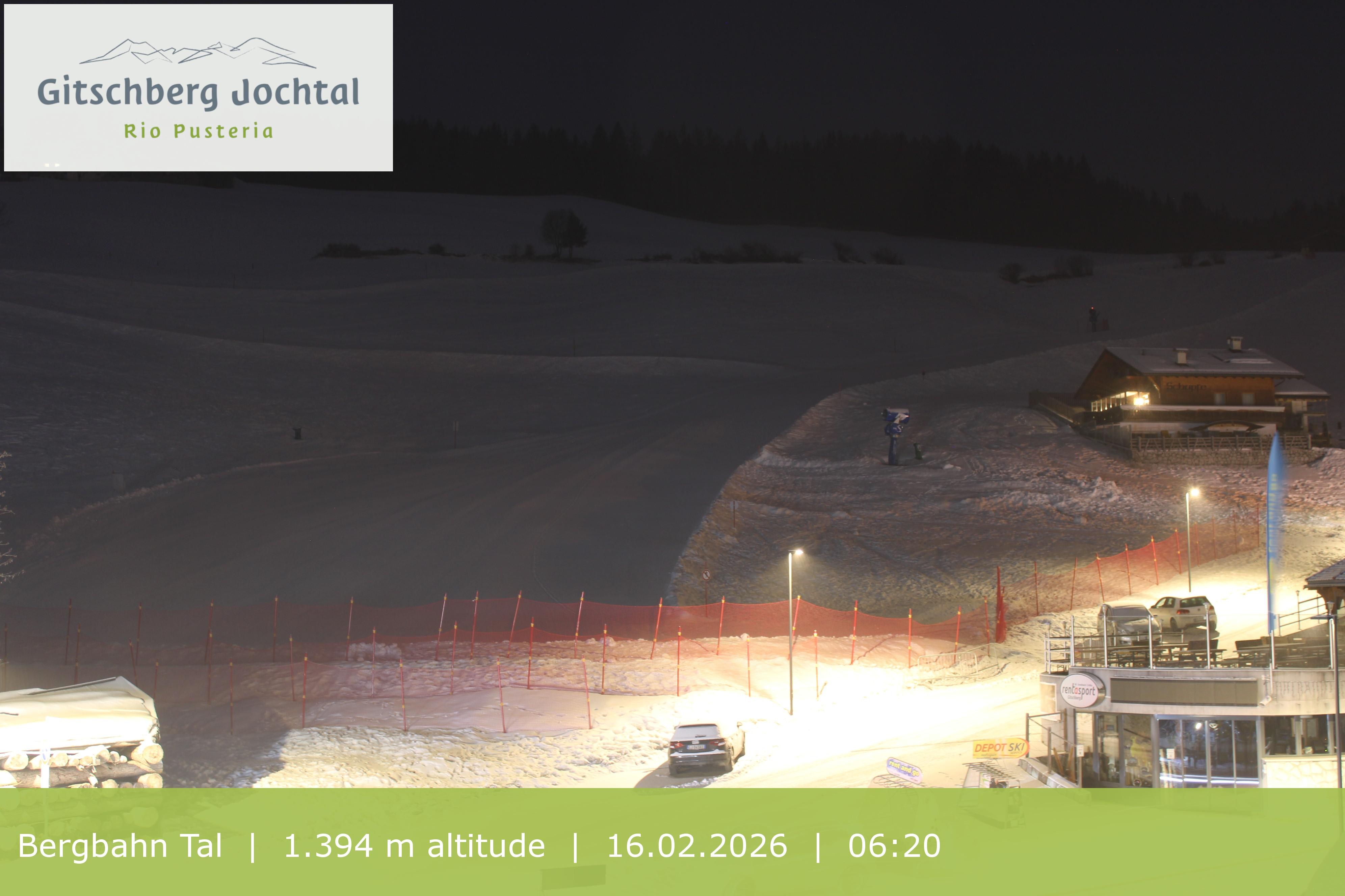 Archiv Foto Webcam Sicht auf die Talstation Meransen in Südtirol