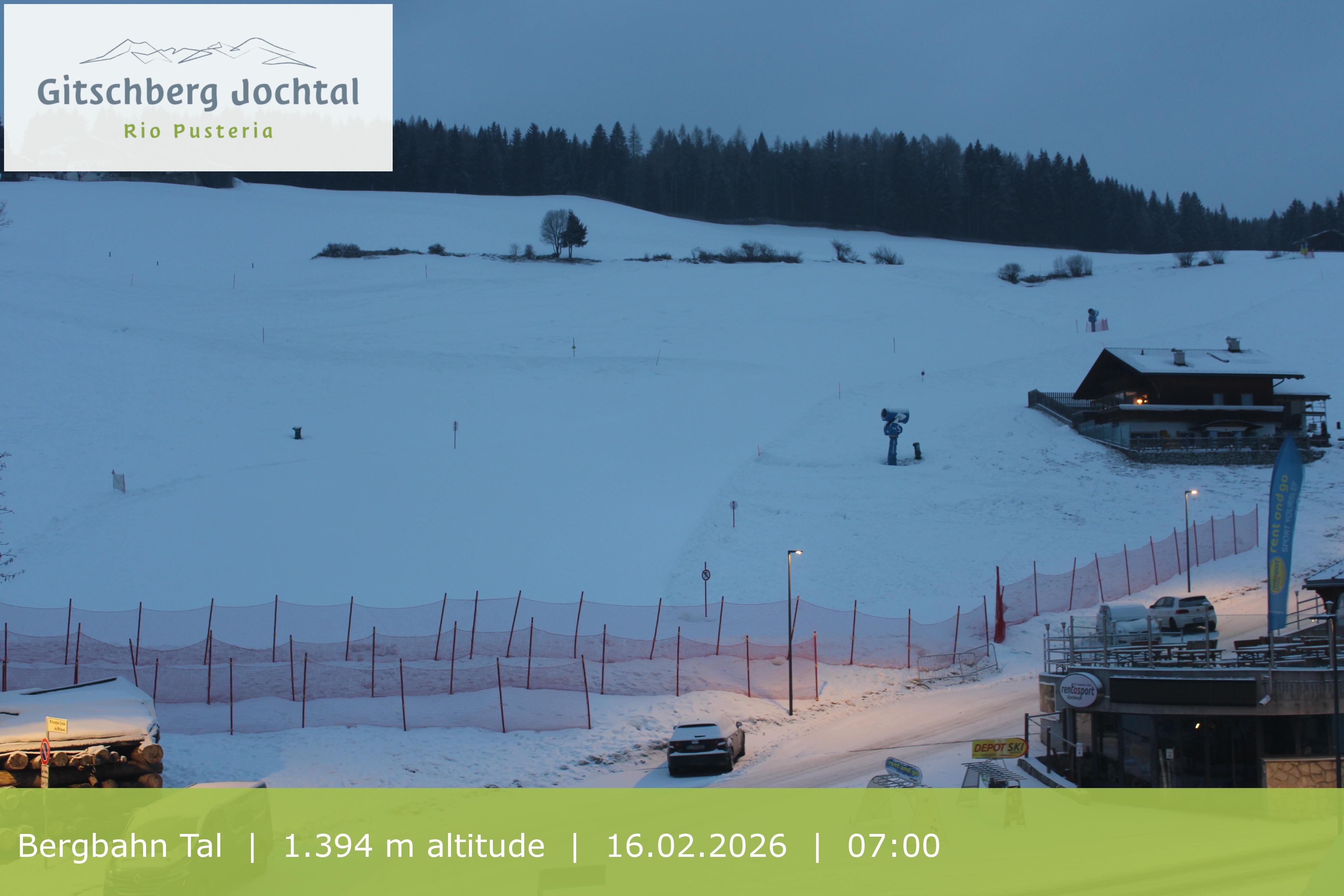 Archiv Foto Webcam Sicht auf die Talstation Meransen in Südtirol