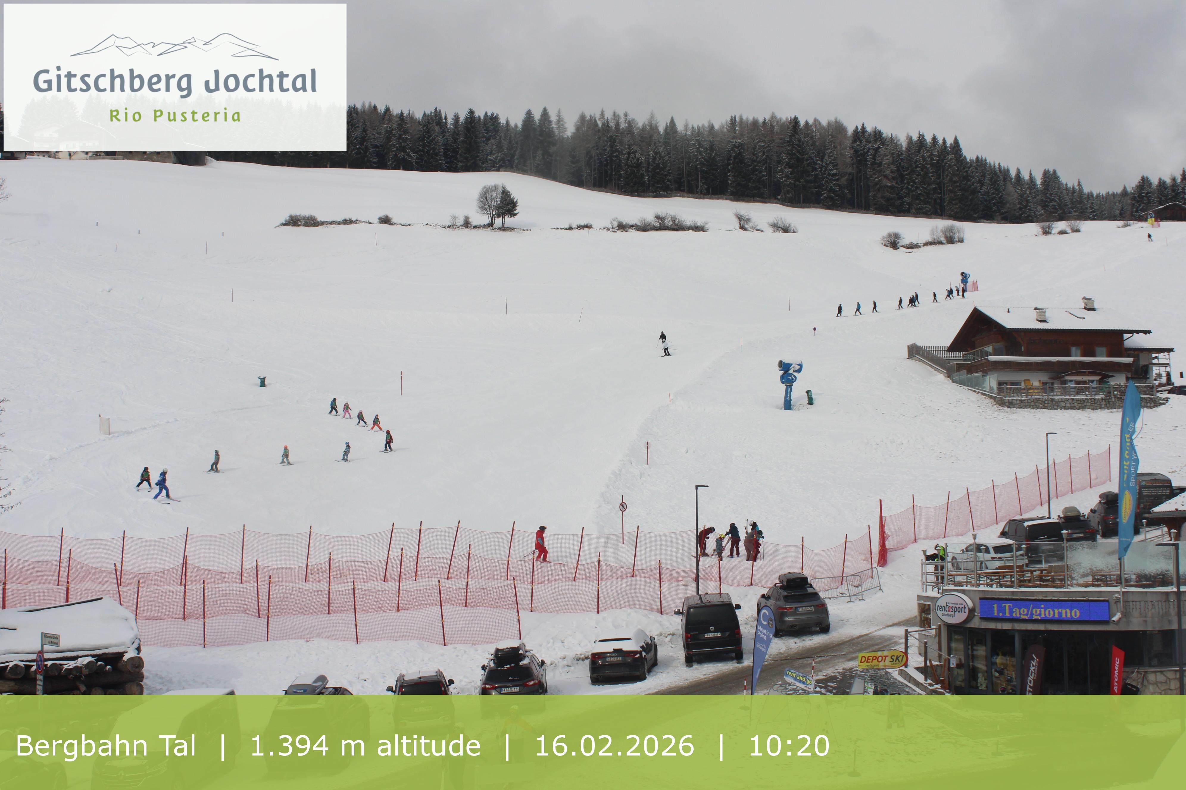 Archiv Foto Webcam Sicht auf die Talstation Meransen in Südtirol