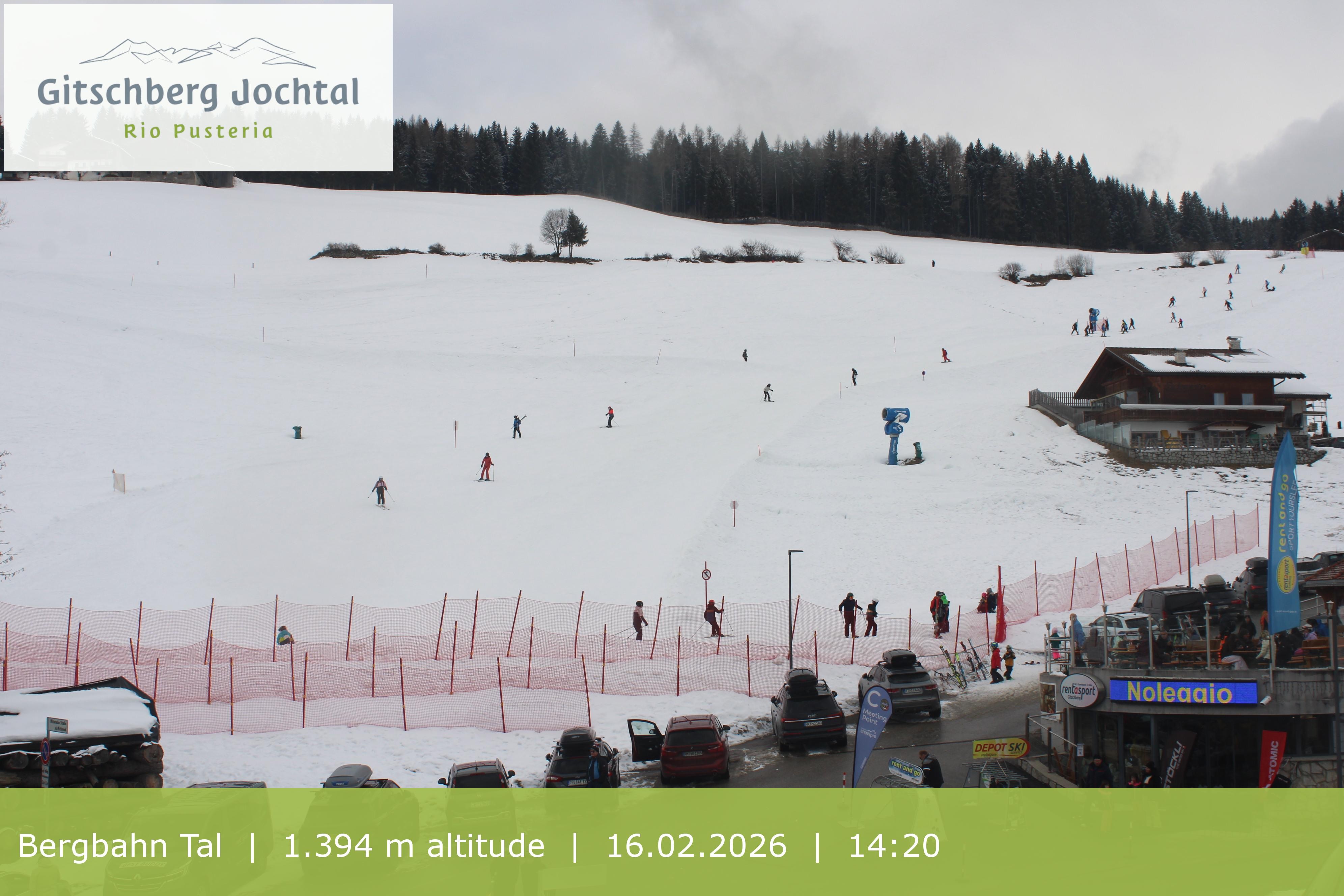 Archiv Foto Webcam Sicht auf die Talstation Meransen in Südtirol