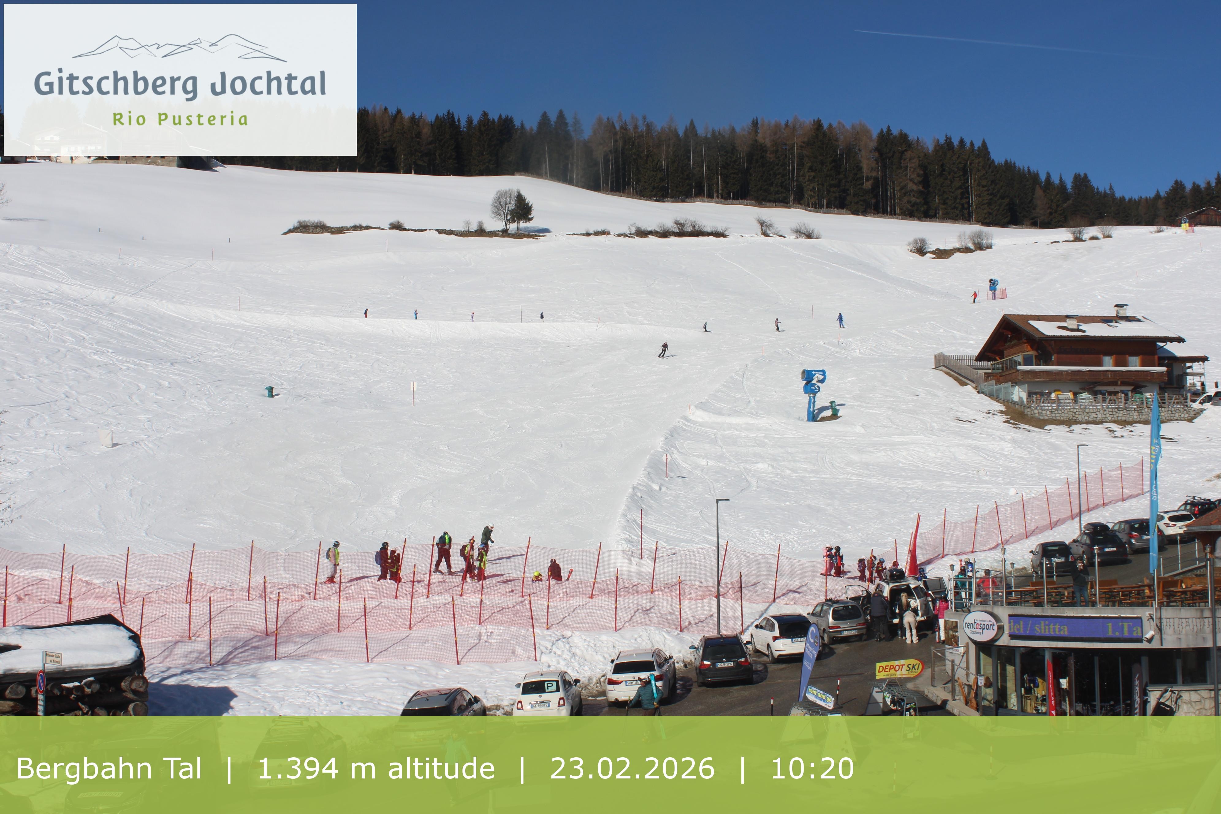 Archiv Foto Webcam Sicht auf die Talstation Meransen in Südtirol
