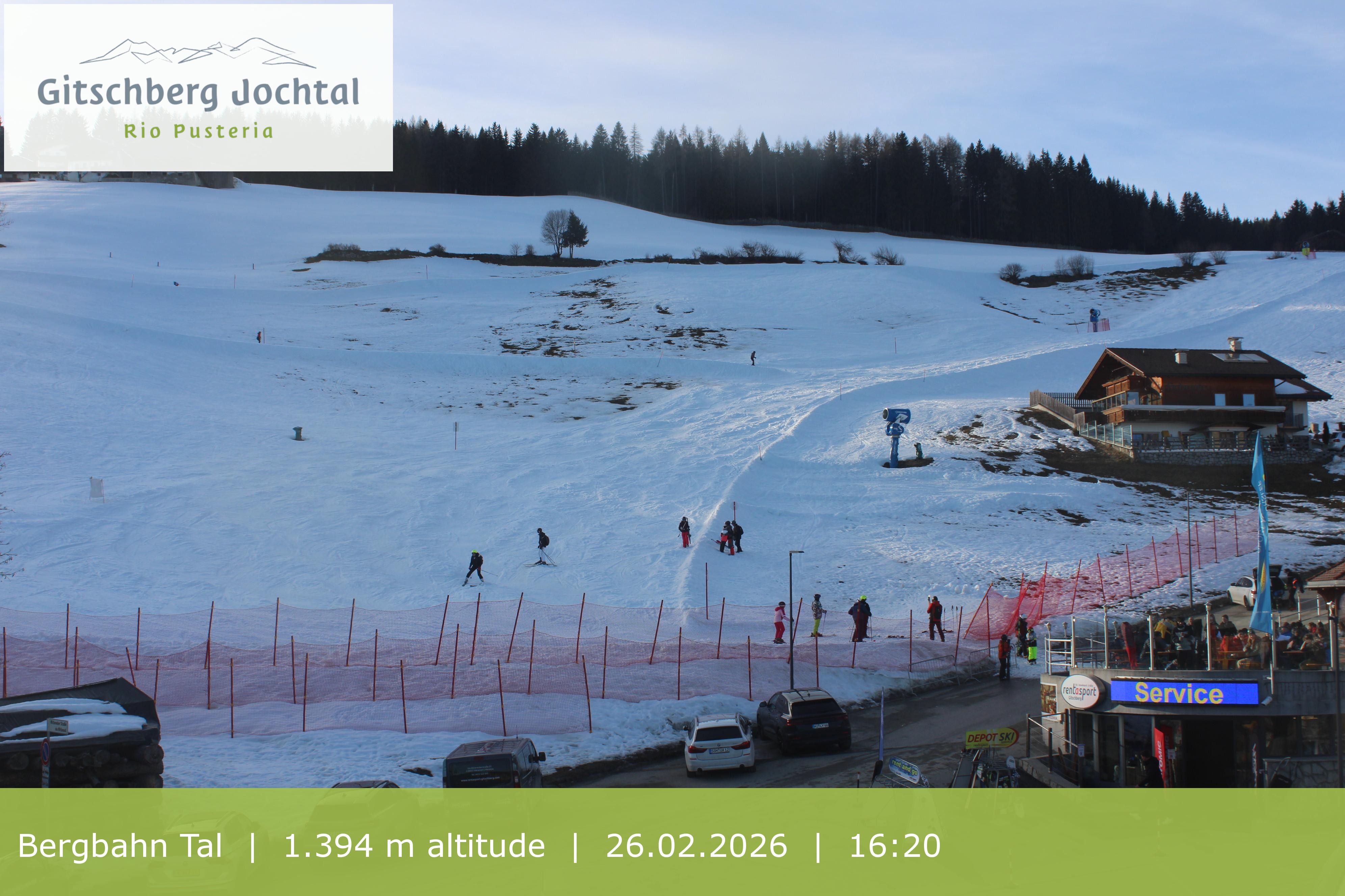 Archiv Foto Webcam Sicht auf die Talstation Meransen in Südtirol