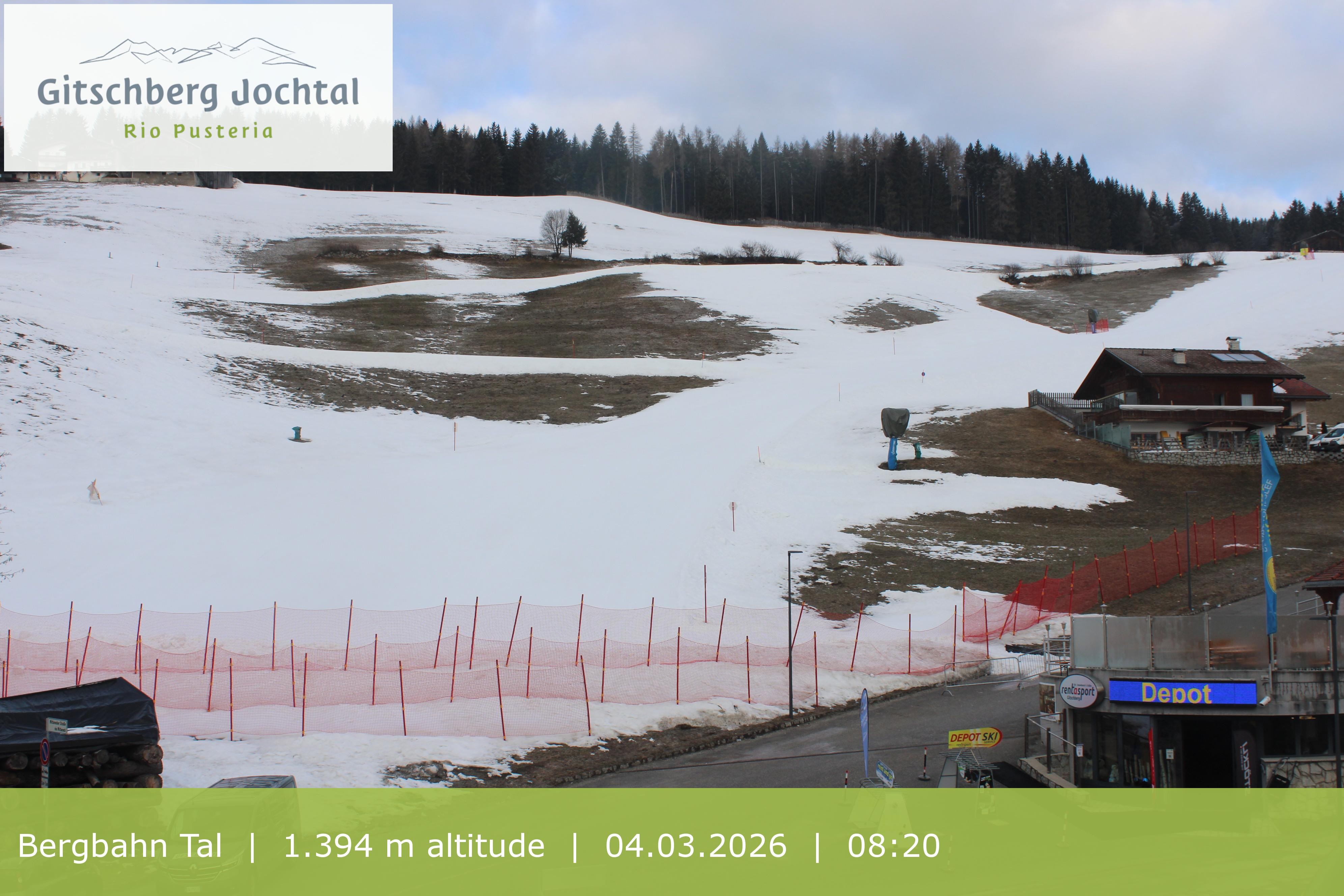 Archiv Foto Webcam Sicht auf die Talstation Meransen in Südtirol