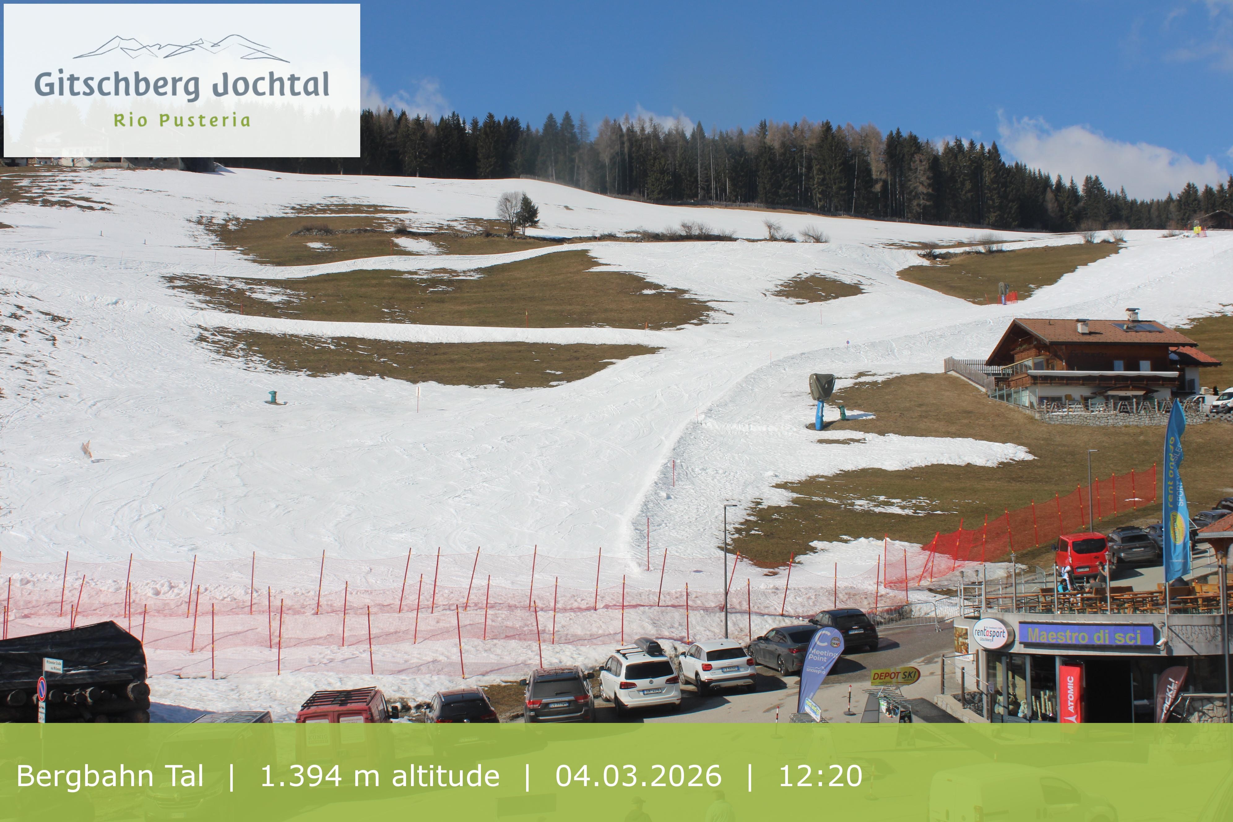 Archiv Foto Webcam Sicht auf die Talstation Meransen in Südtirol