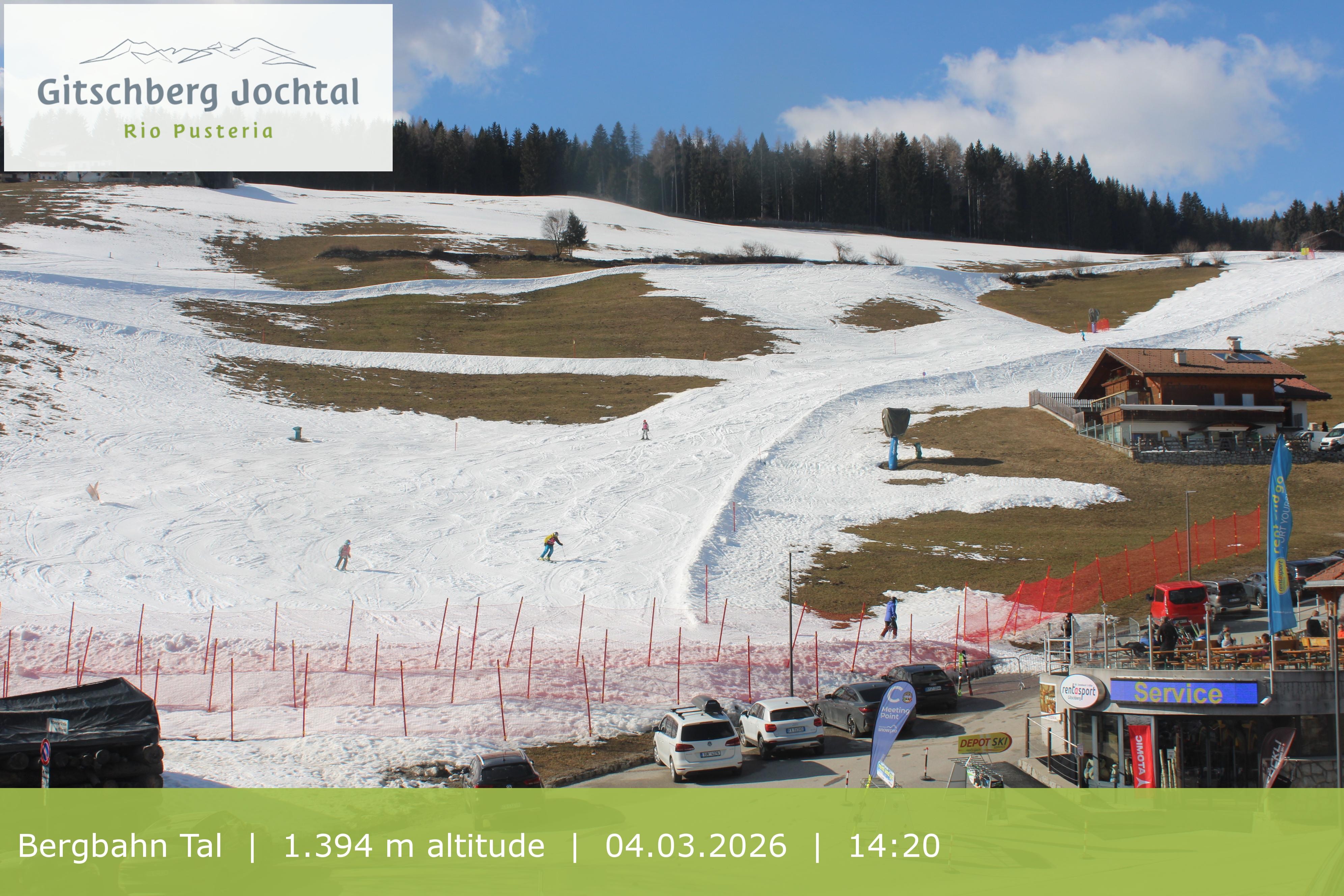 Archiv Foto Webcam Sicht auf die Talstation Meransen in Südtirol