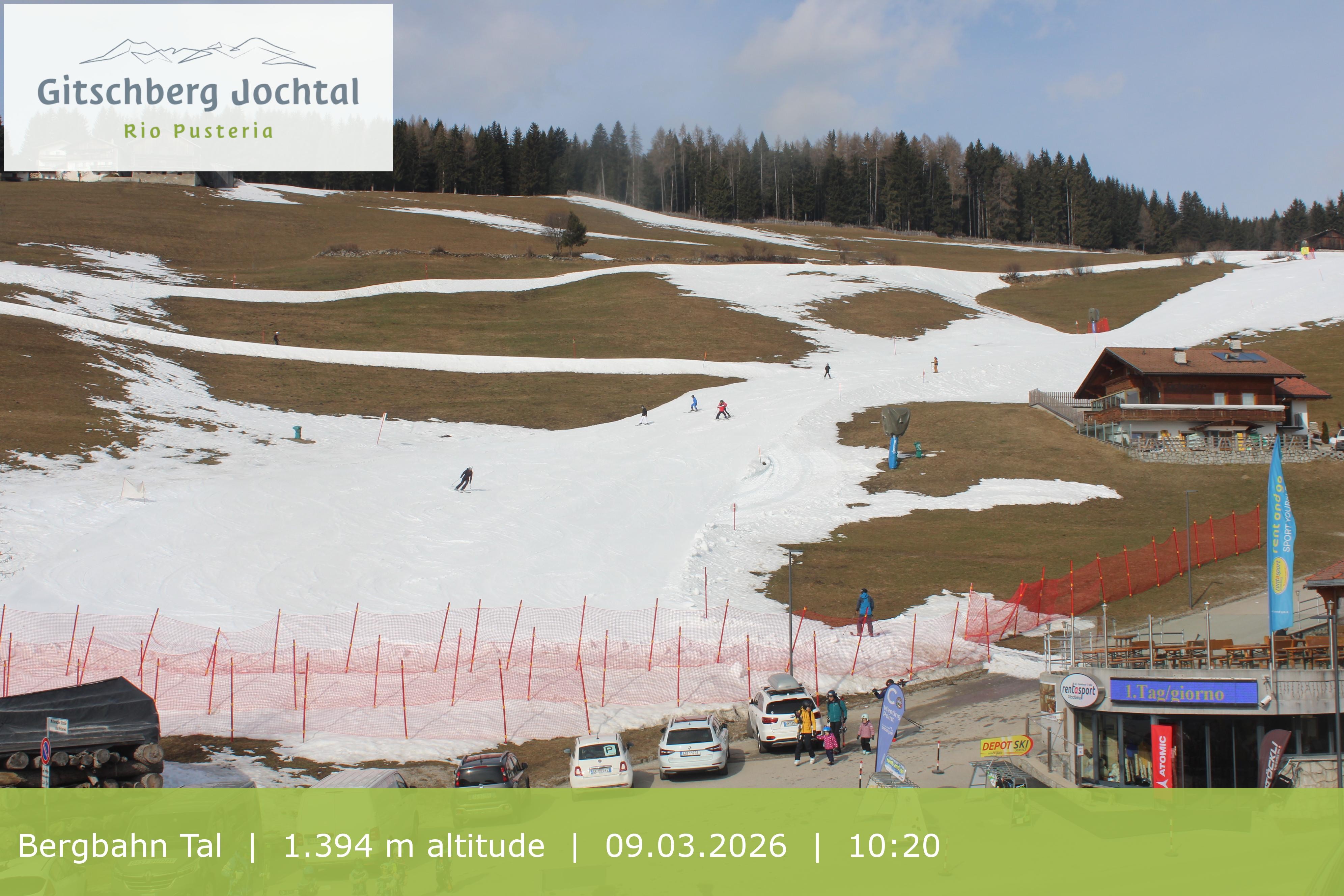 Archiv Foto Webcam Sicht auf die Talstation Meransen in Südtirol