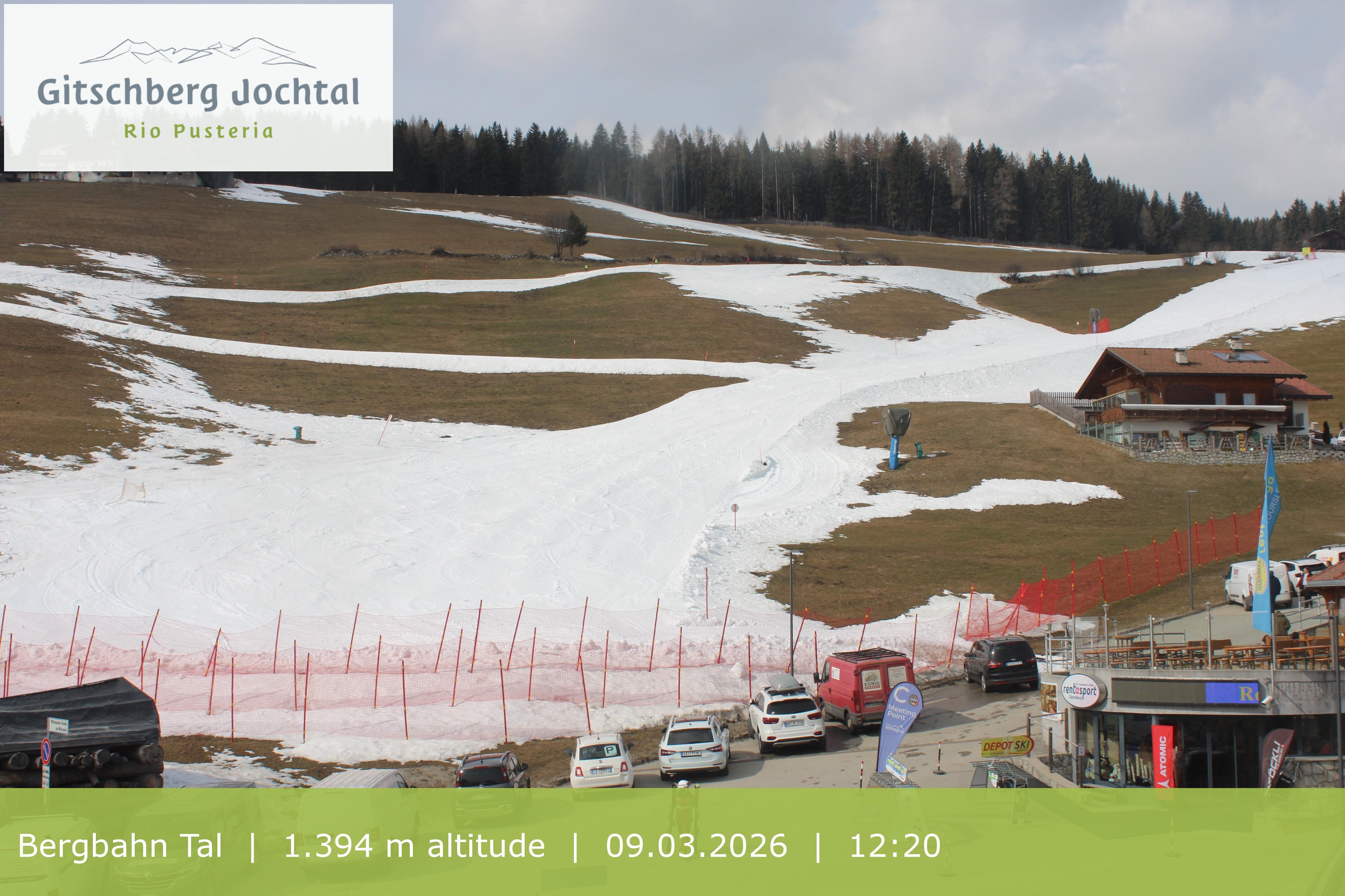 Archiv Foto Webcam Sicht auf die Talstation Meransen in Südtirol