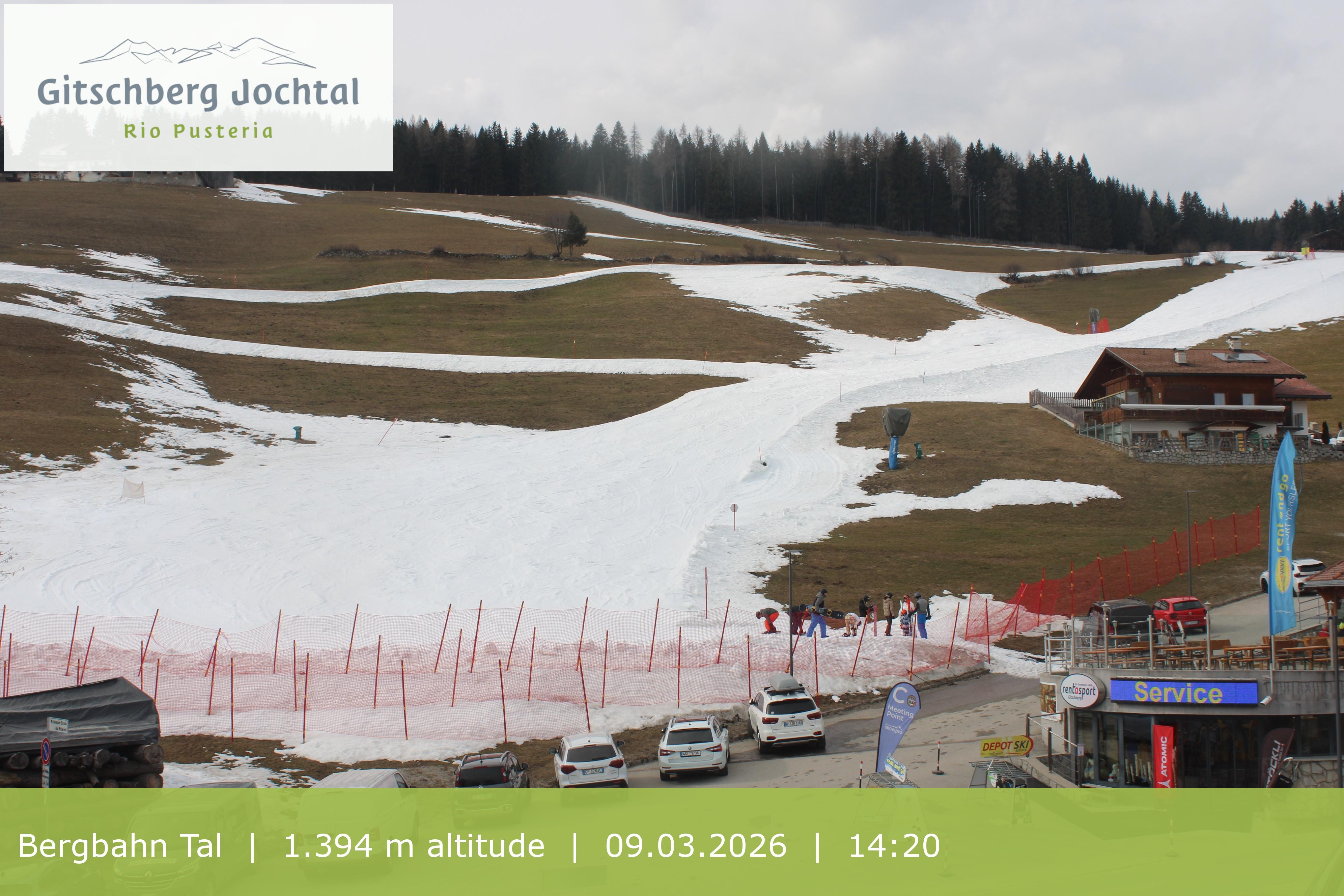 Archiv Foto Webcam Sicht auf die Talstation Meransen in Südtirol