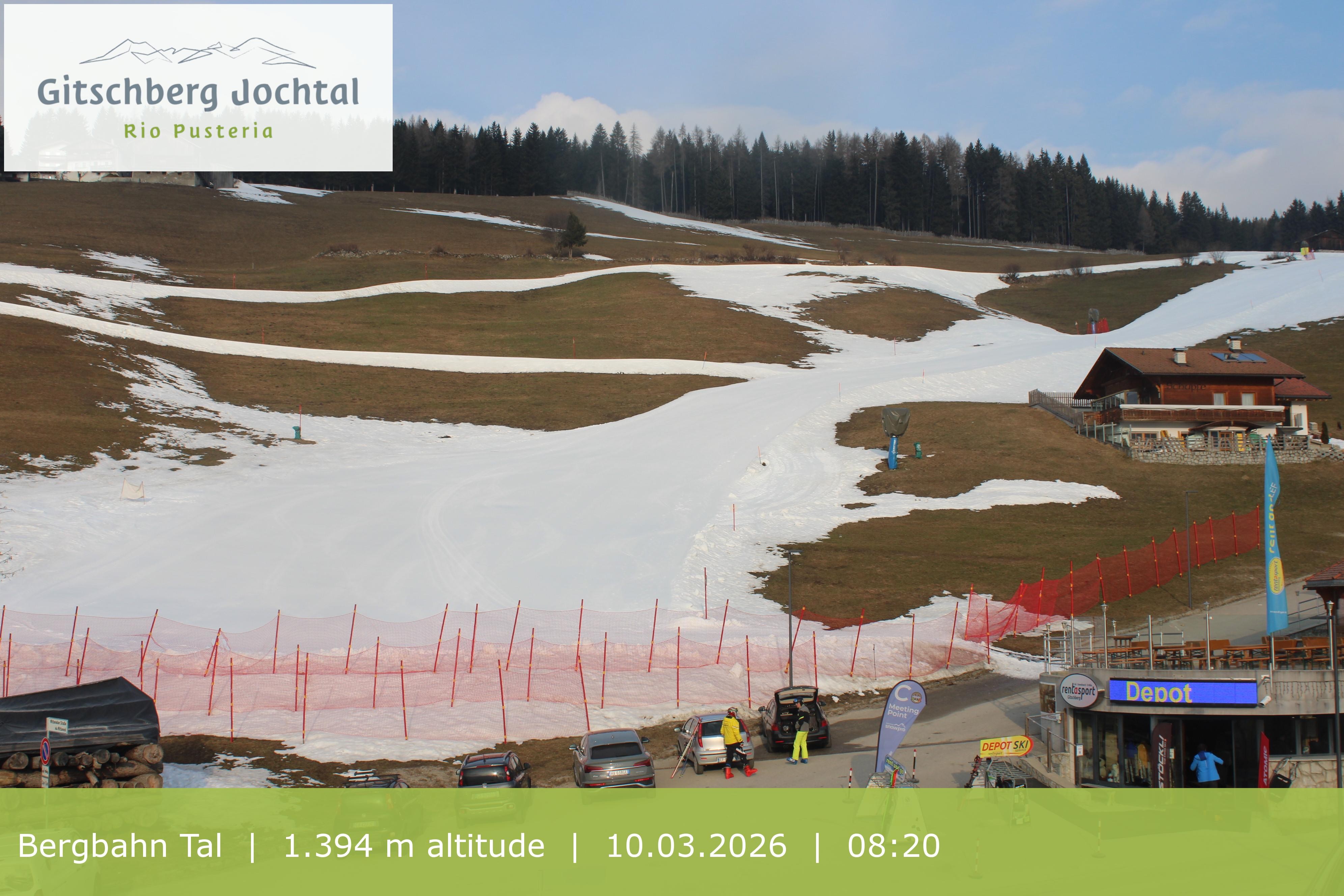 Archiv Foto Webcam Sicht auf die Talstation Meransen in Südtirol