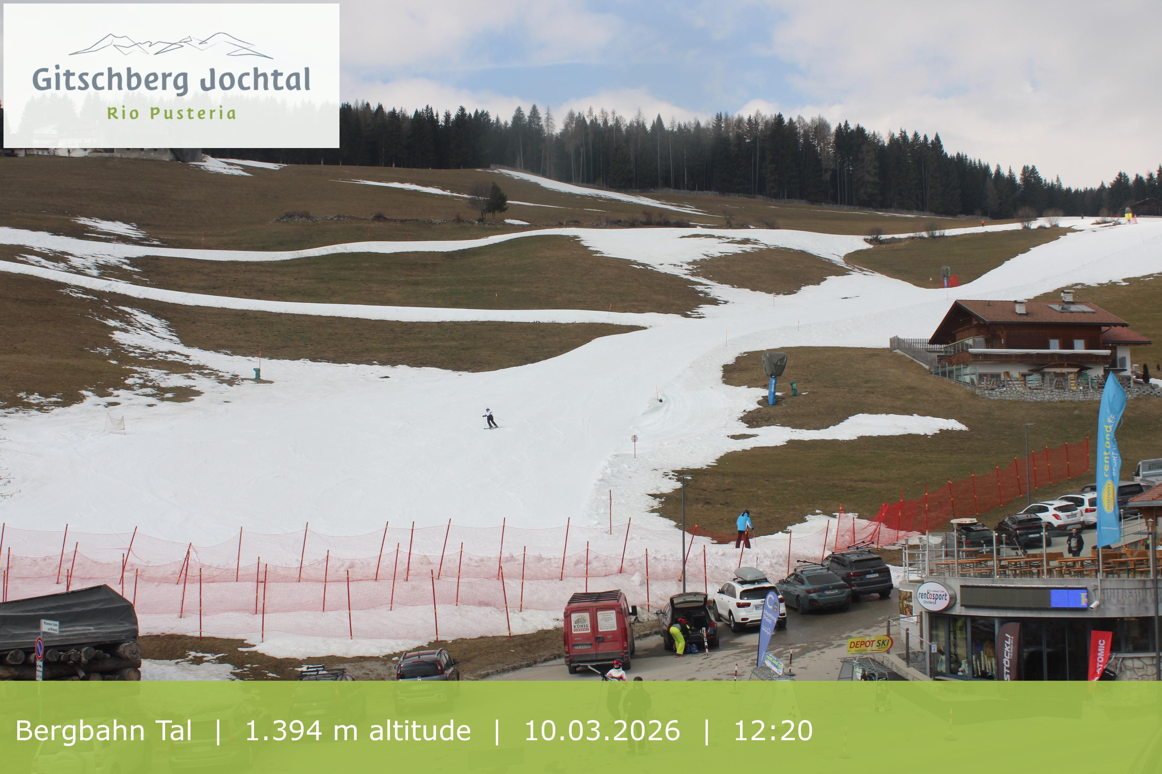 Archiv Foto Webcam Sicht auf die Talstation Meransen in Südtirol