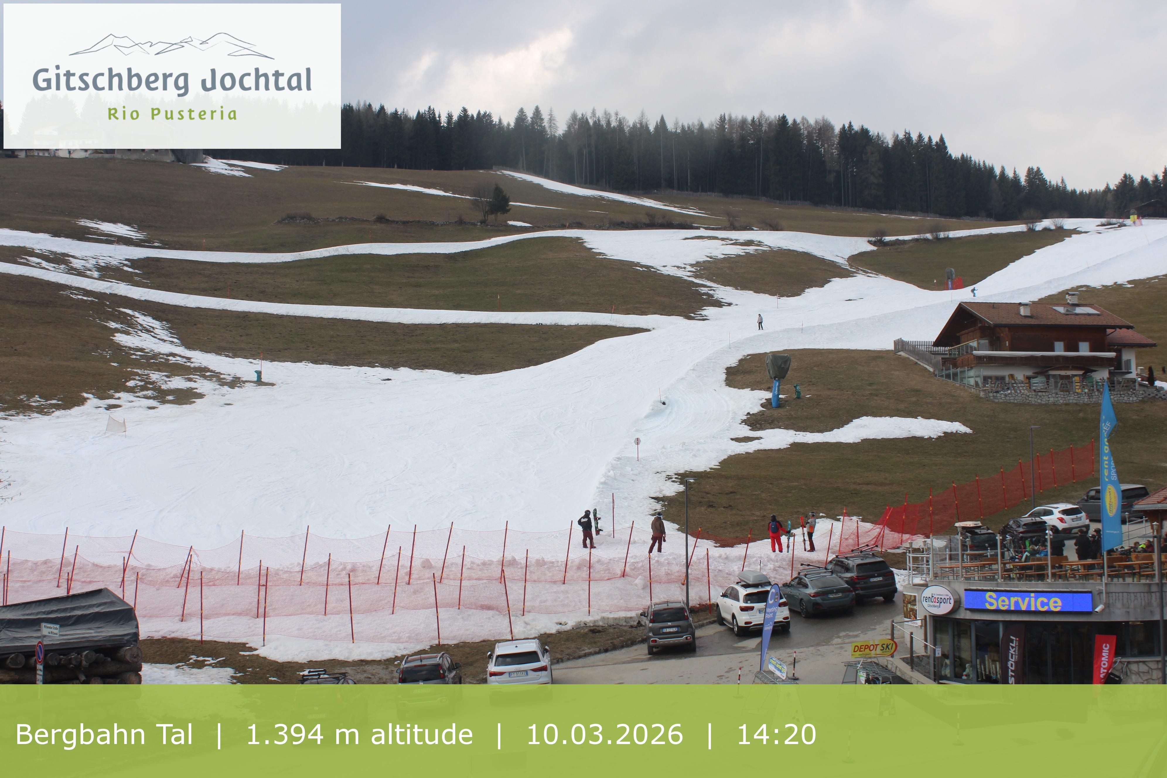 Archiv Foto Webcam Sicht auf die Talstation Meransen in Südtirol
