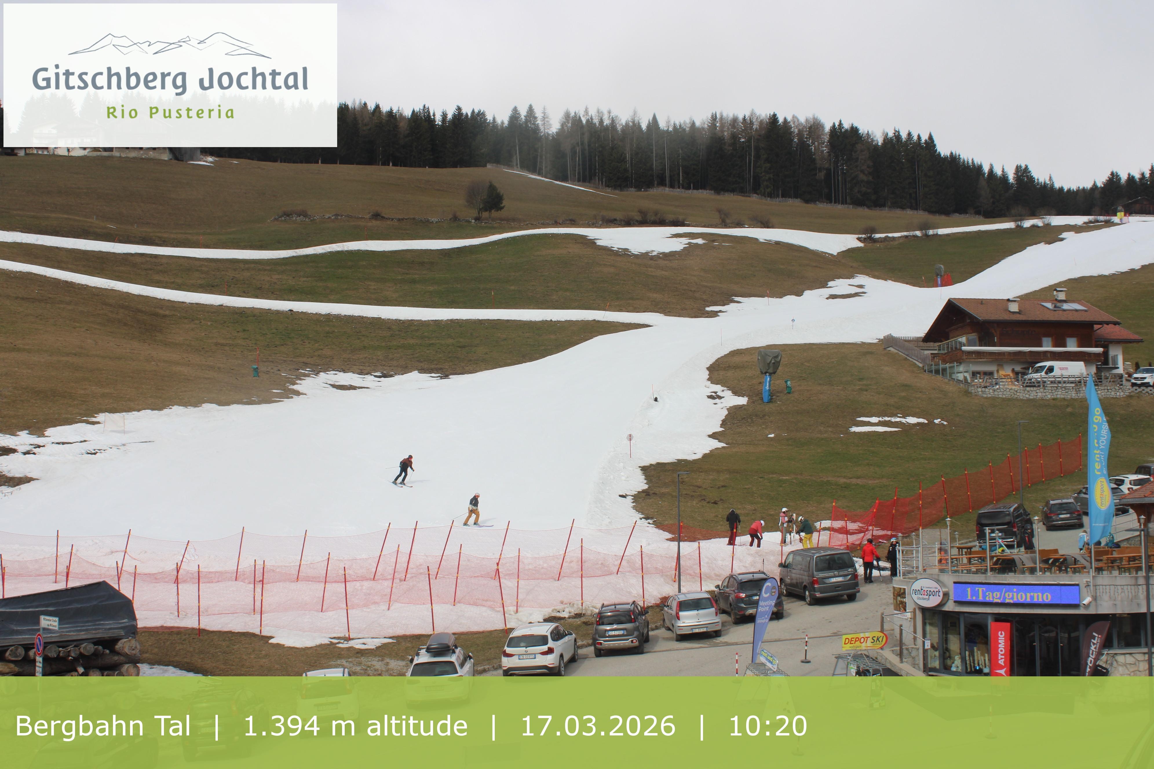 Archiv Foto Webcam Sicht auf die Talstation Meransen in Südtirol