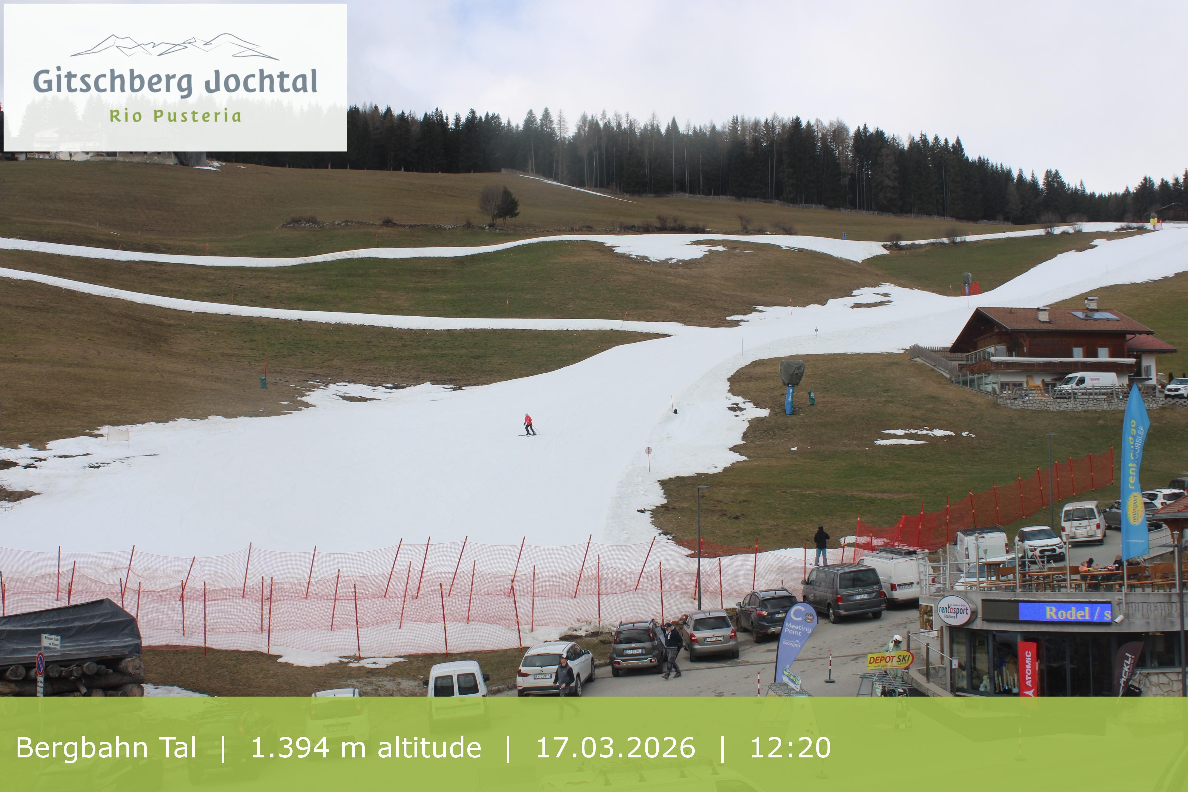 Archiv Foto Webcam Sicht auf die Talstation Meransen in Südtirol