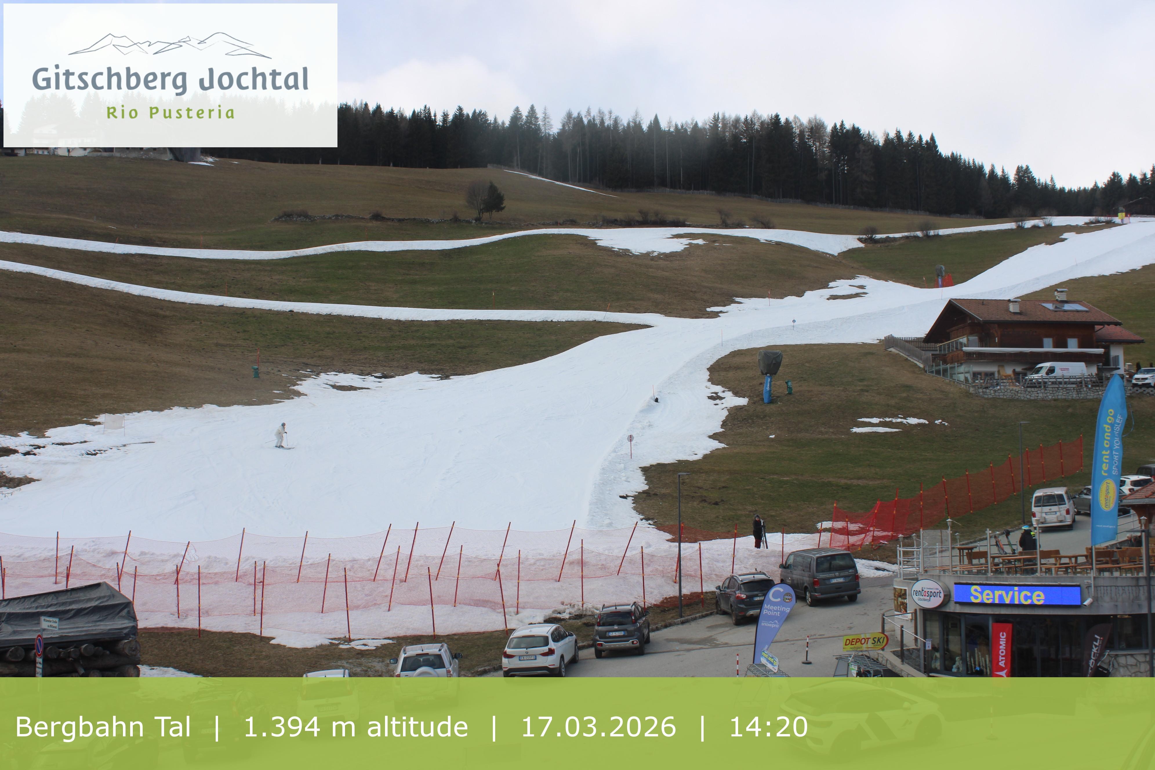 Archiv Foto Webcam Sicht auf die Talstation Meransen in Südtirol