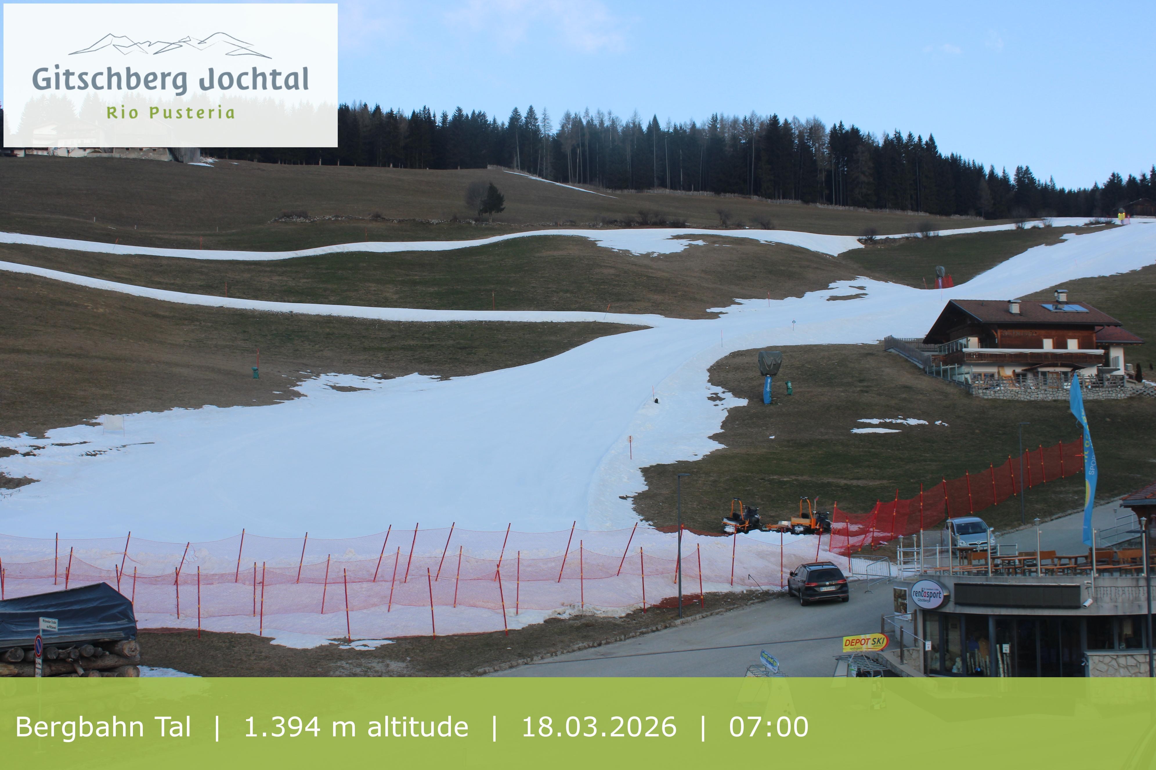Archiv Foto Webcam Sicht auf die Talstation Meransen in Südtirol