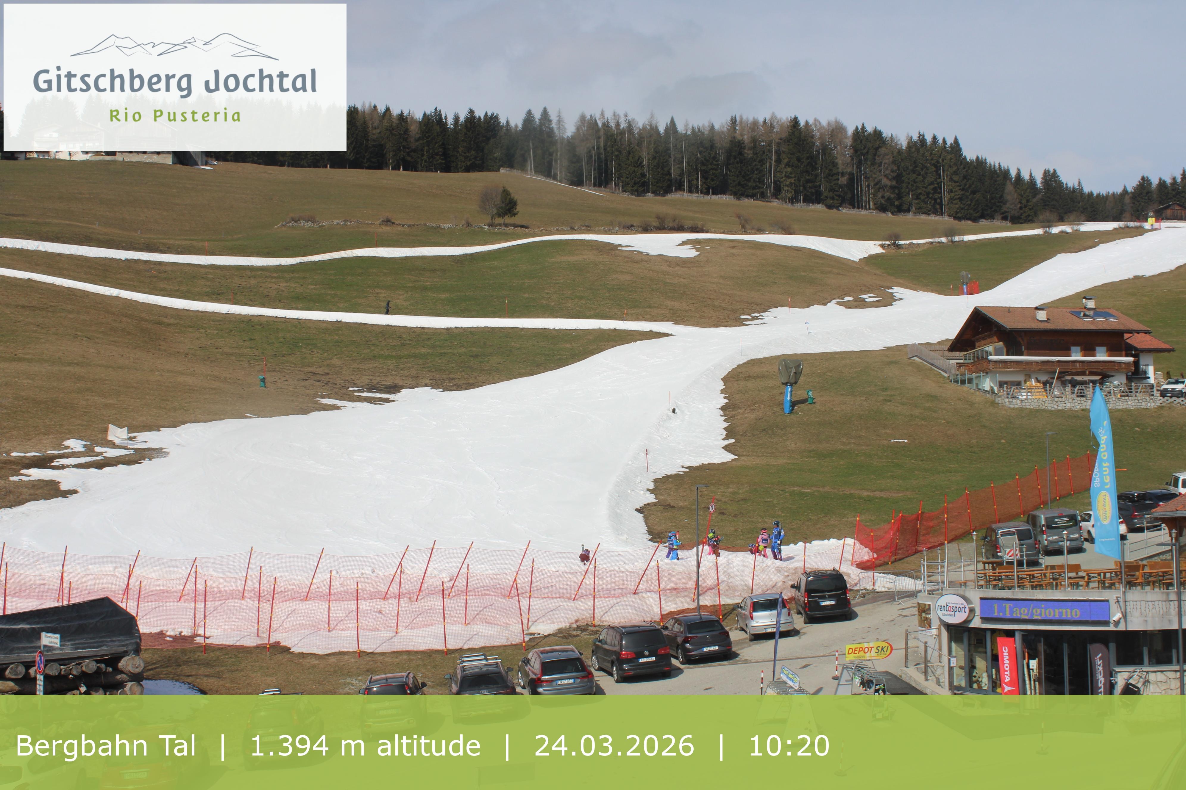 Archiv Foto Webcam Sicht auf die Talstation Meransen in Südtirol