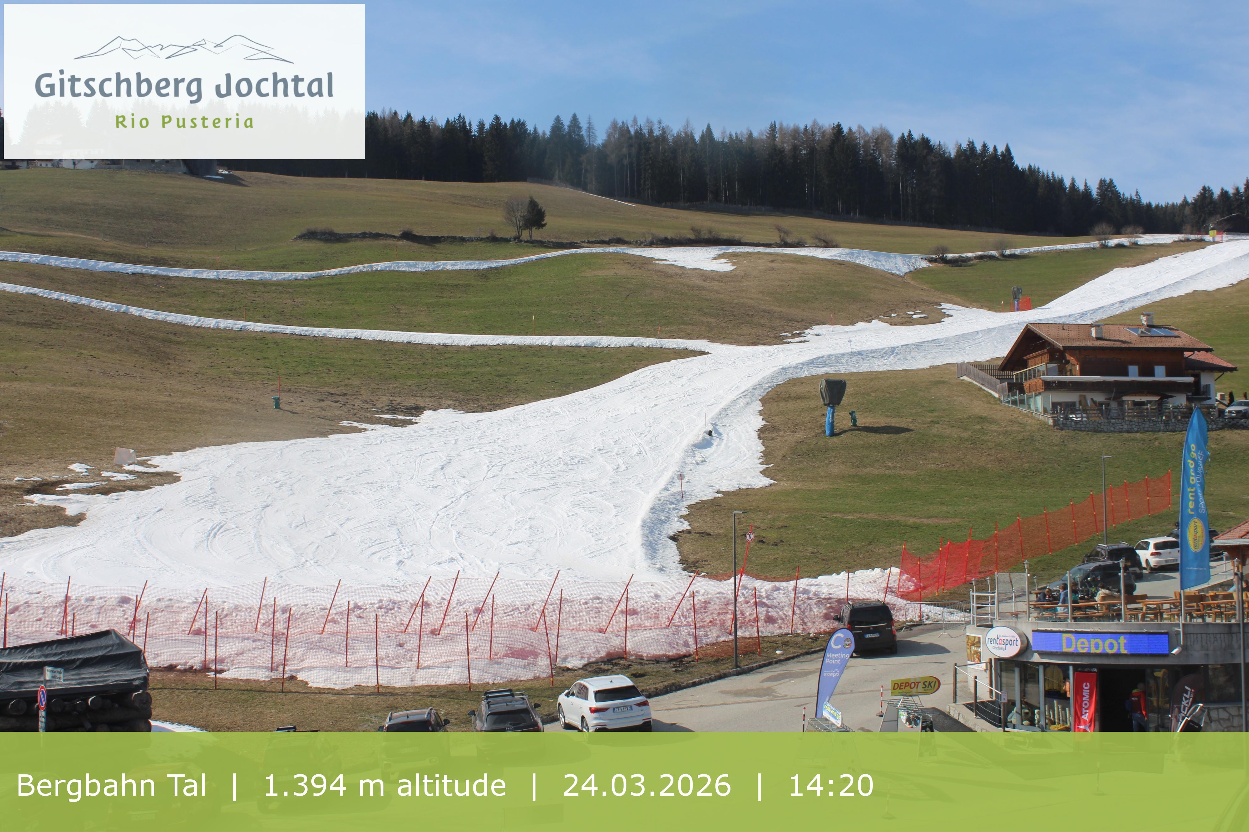 Archiv Foto Webcam Sicht auf die Talstation Meransen in Südtirol
