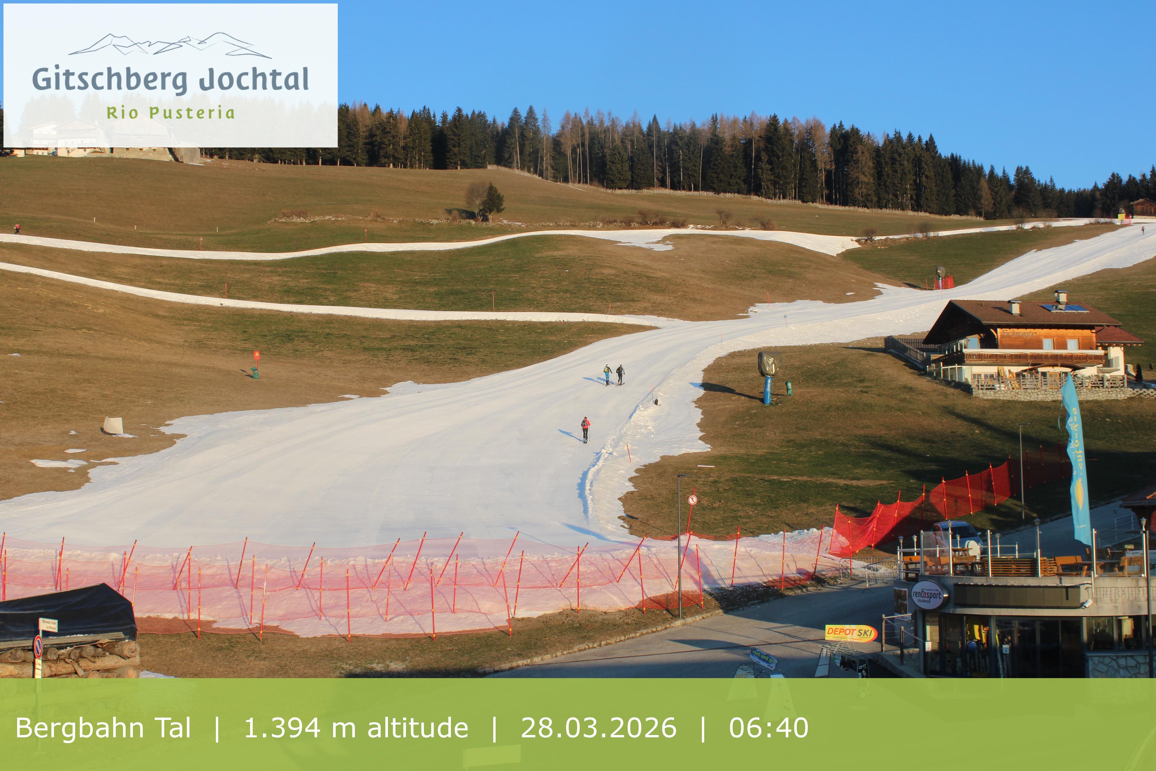 Archiv Foto Webcam Sicht auf die Talstation Meransen in Südtirol