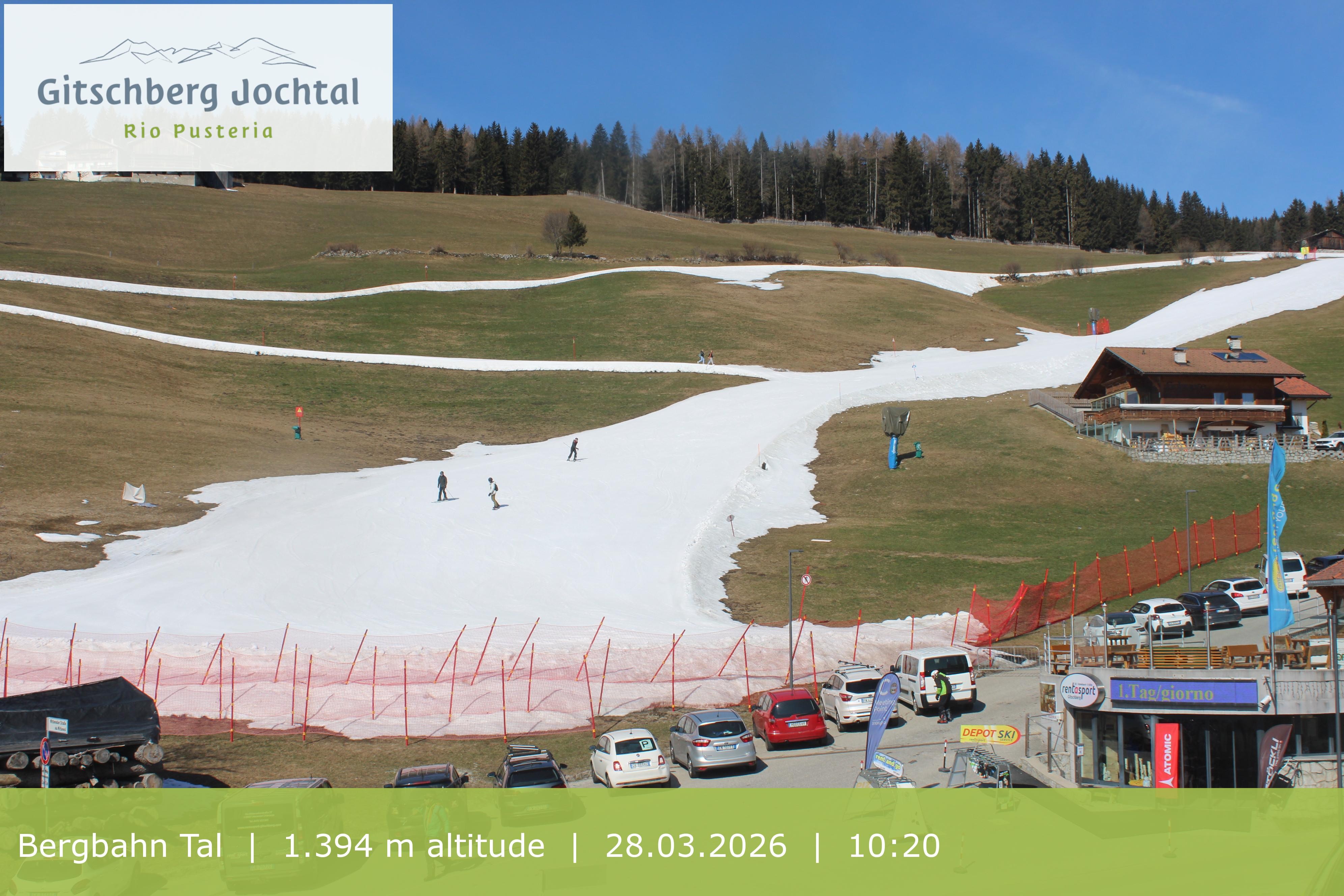 Archiv Foto Webcam Sicht auf die Talstation Meransen in Südtirol