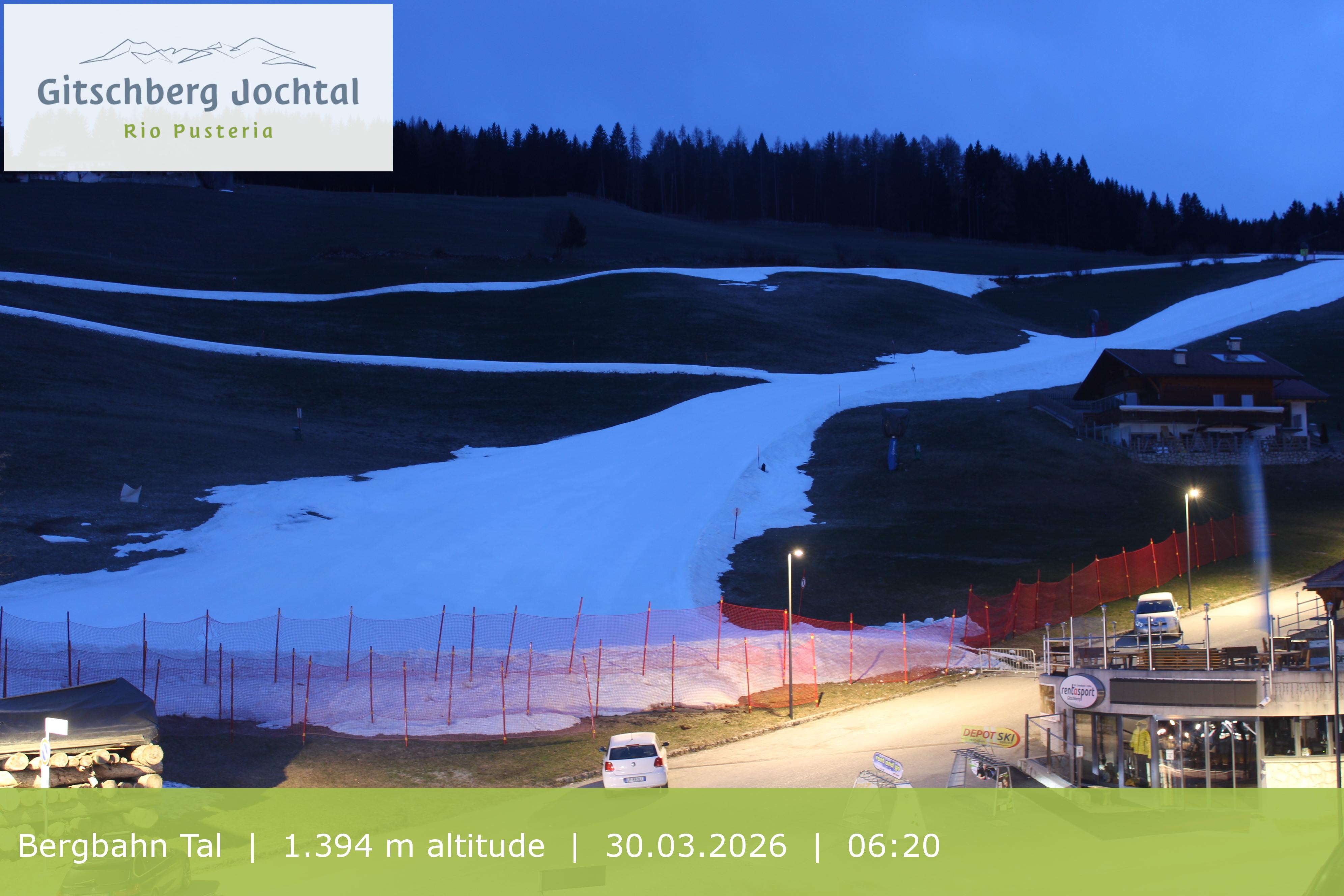 Archiv Foto Webcam Sicht auf die Talstation Meransen in Südtirol
