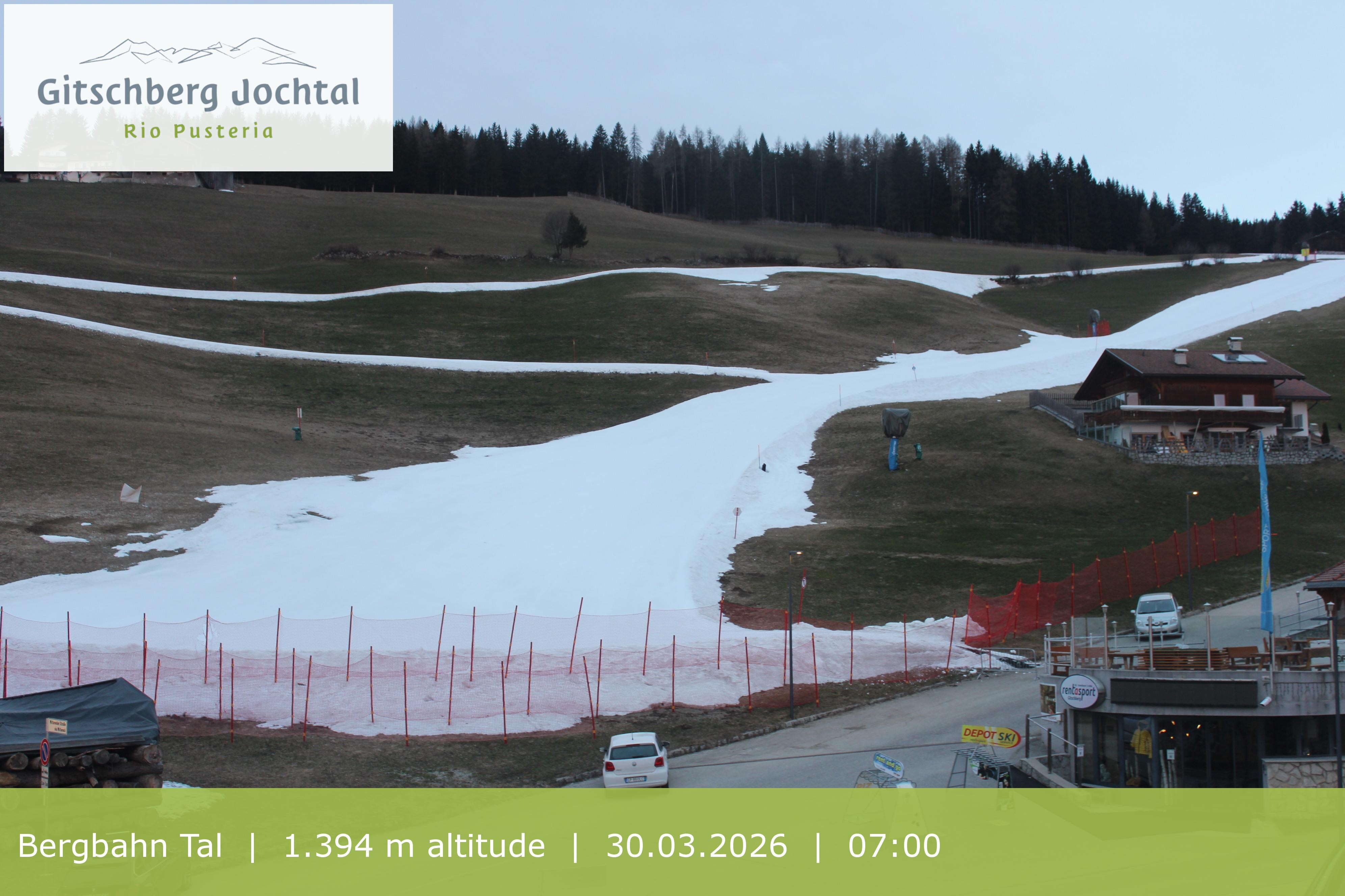 Archiv Foto Webcam Sicht auf die Talstation Meransen in Südtirol