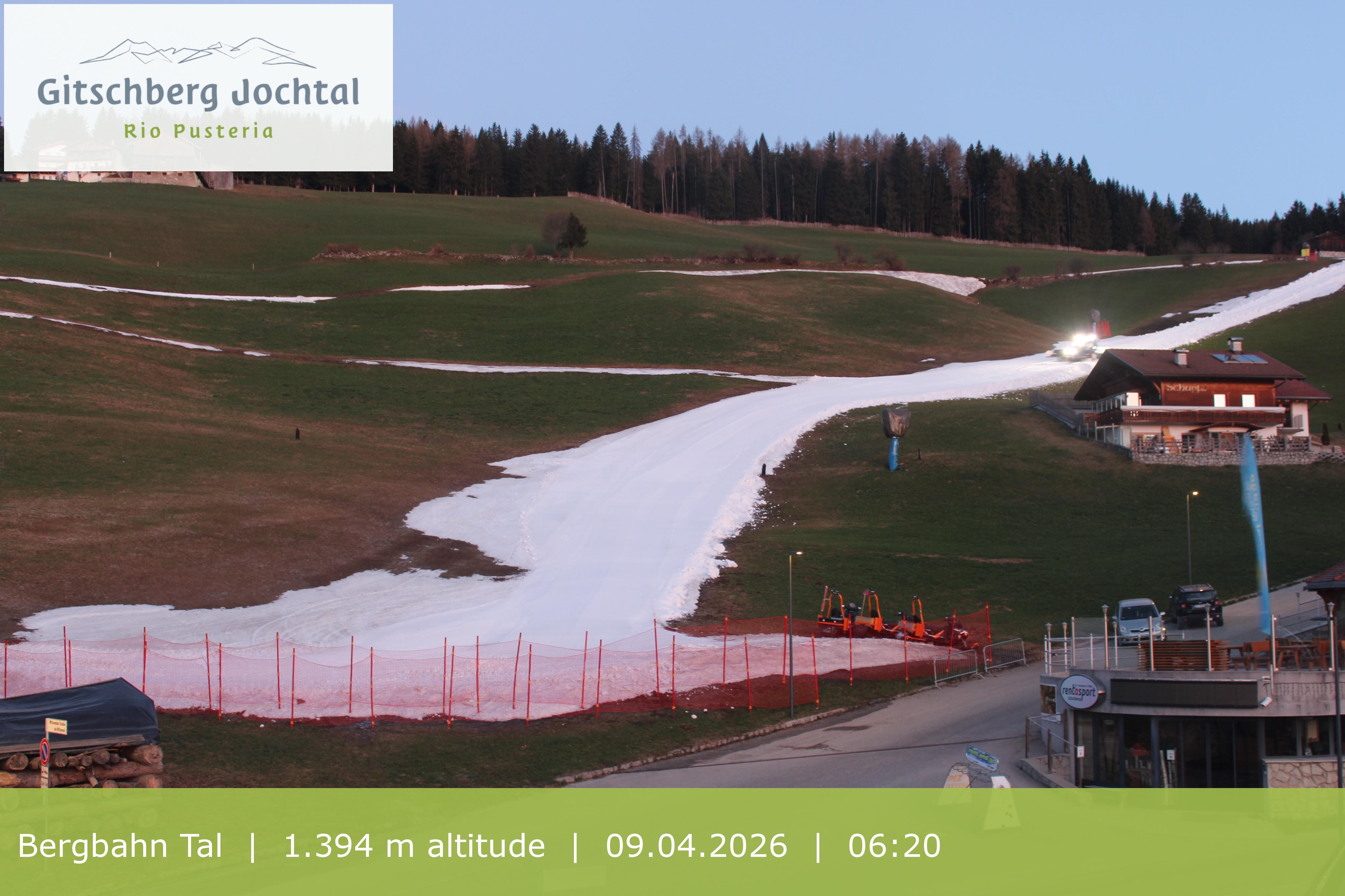Archiv Foto Webcam Sicht auf die Talstation Meransen in Südtirol