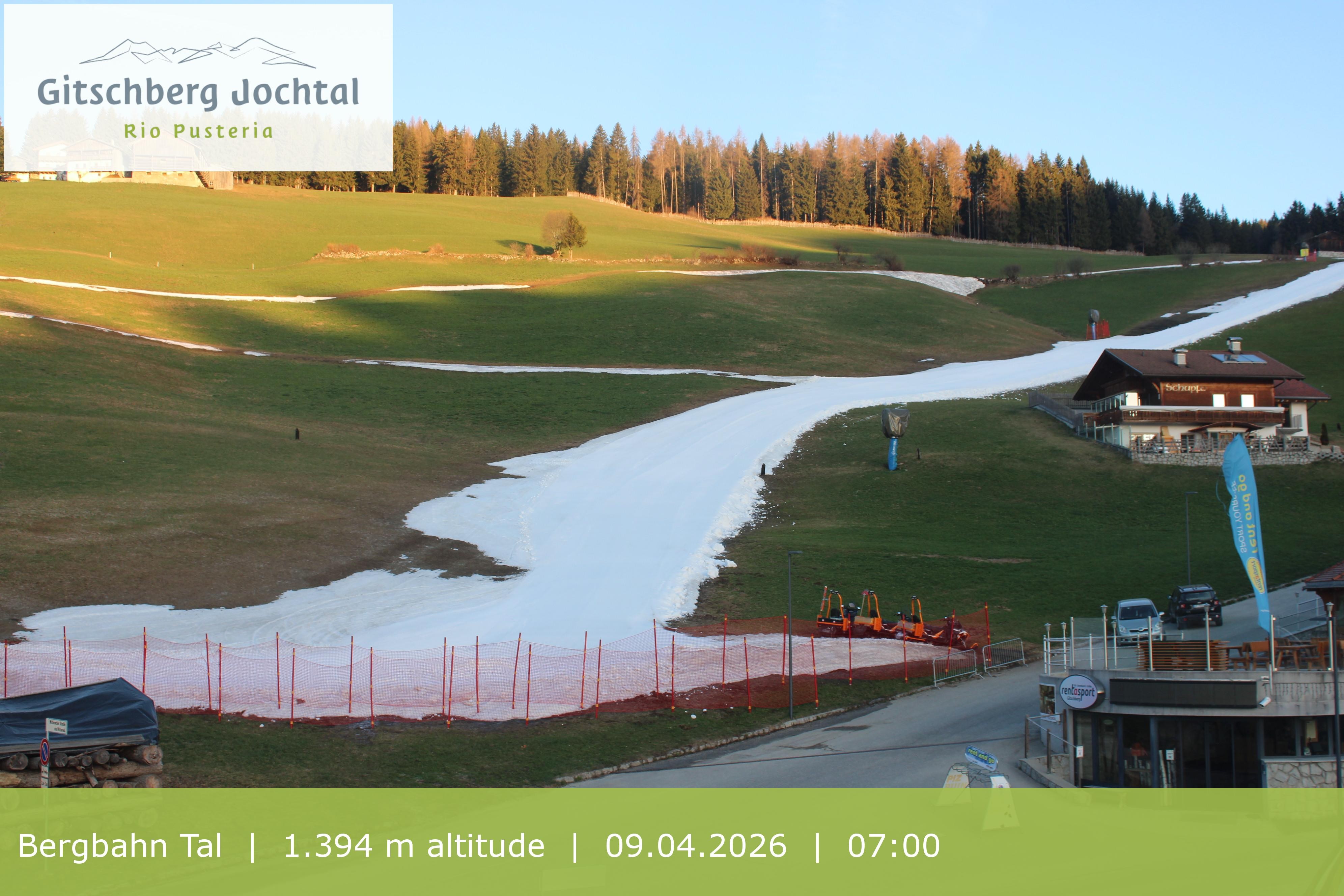Archiv Foto Webcam Sicht auf die Talstation Meransen in Südtirol