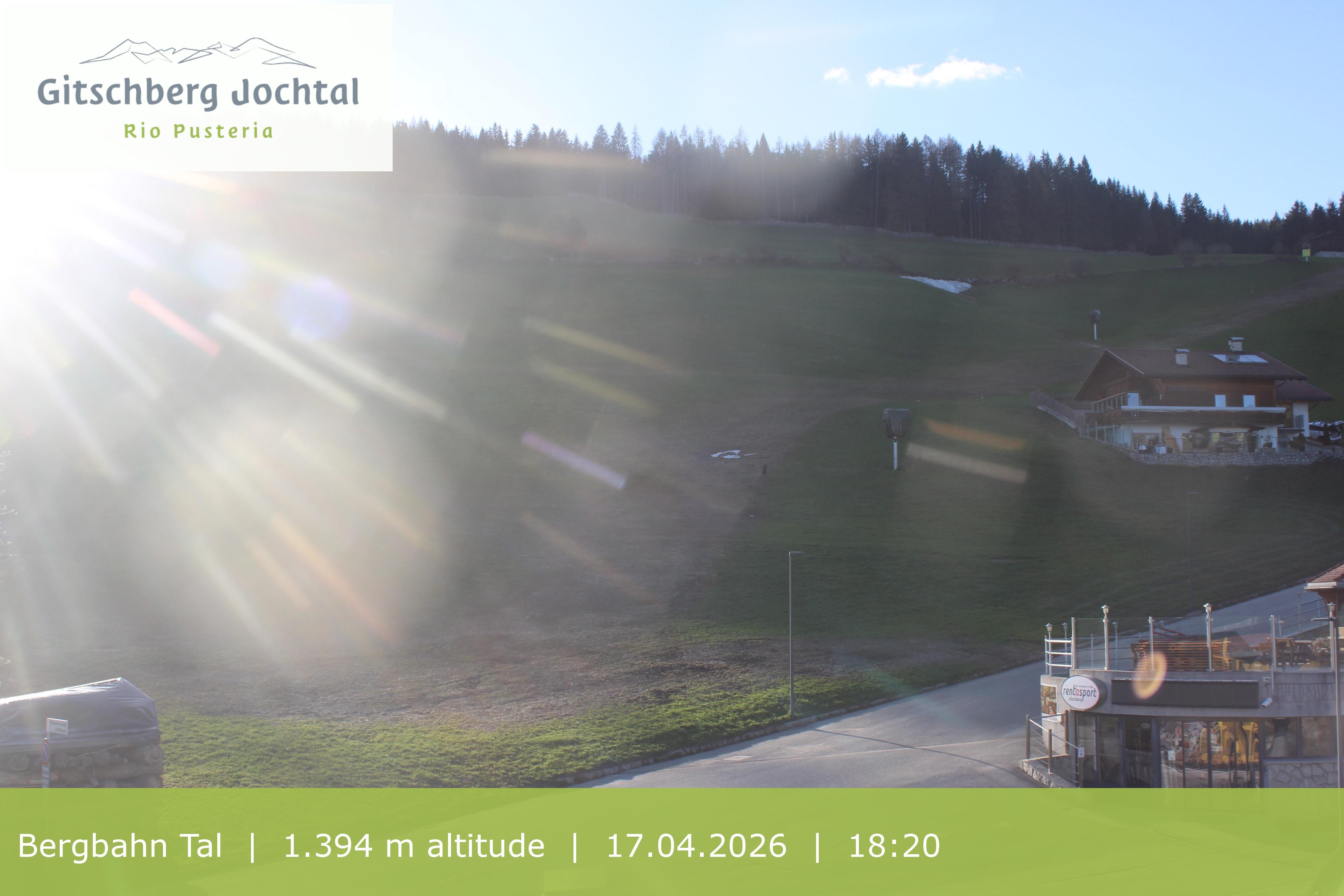 Archiv Foto Webcam Sicht auf die Talstation Meransen in Südtirol