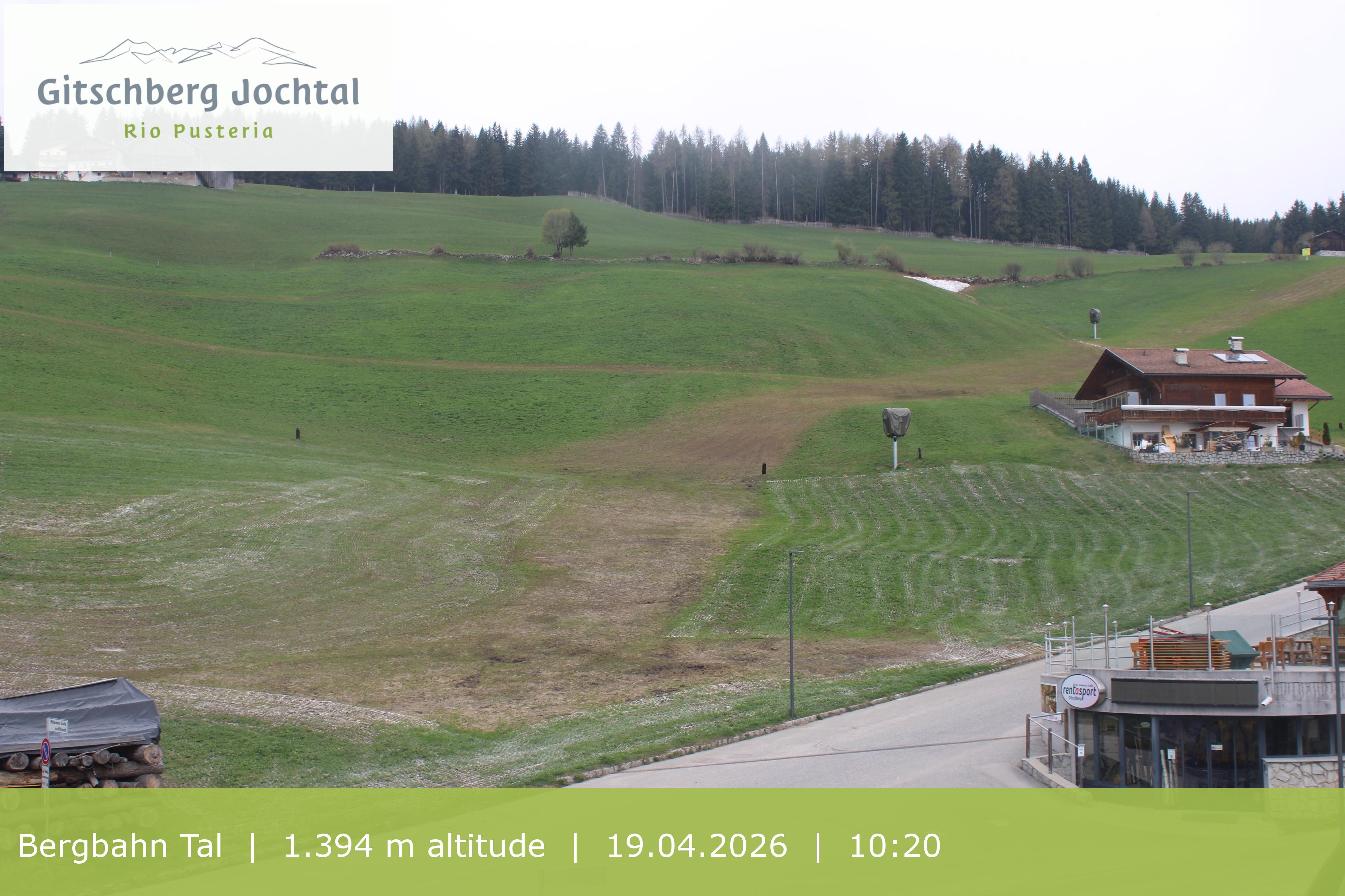 Archiv Foto Webcam Sicht auf die Talstation Meransen in Südtirol