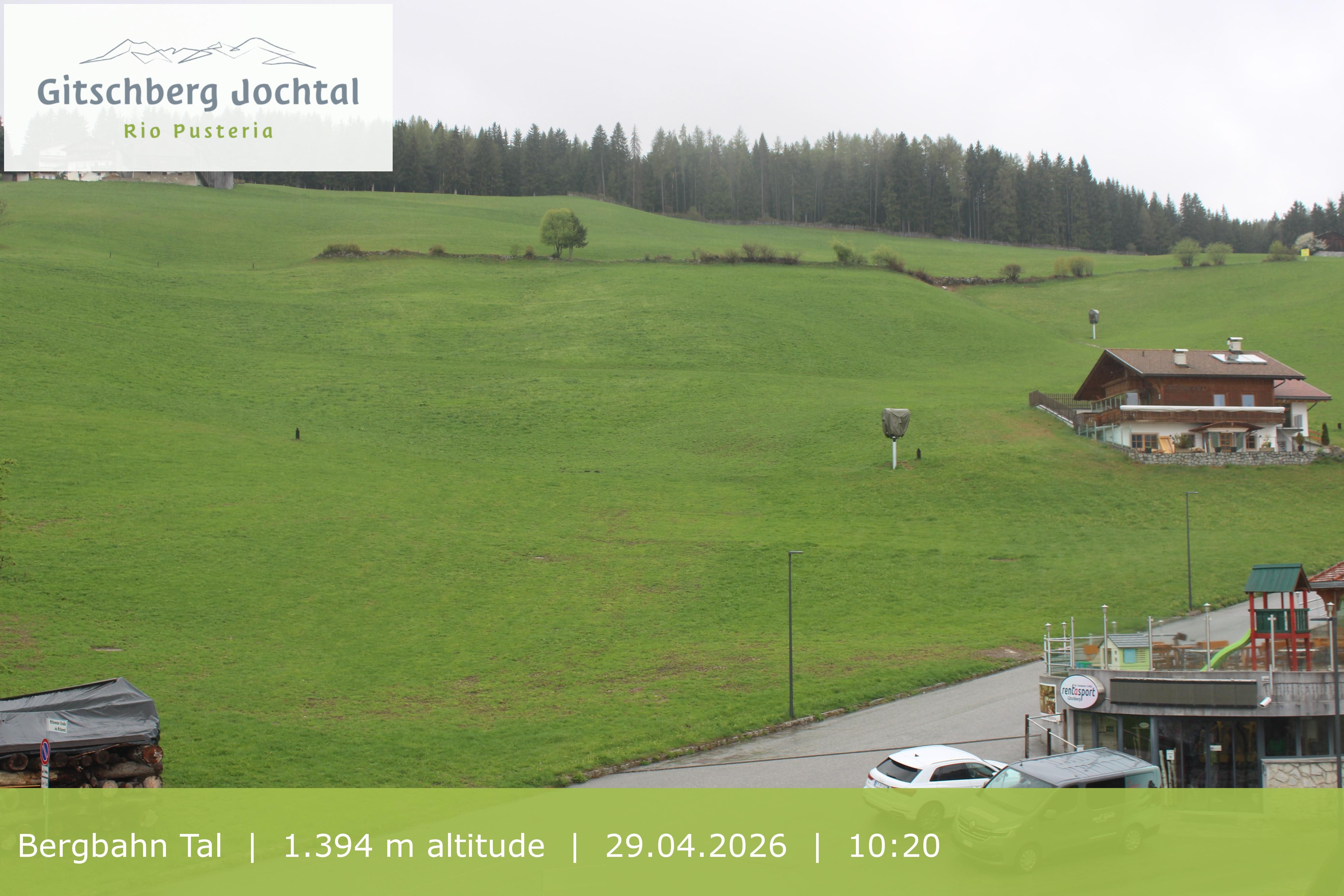 Archiv Foto Webcam Sicht auf die Talstation Meransen in Südtirol