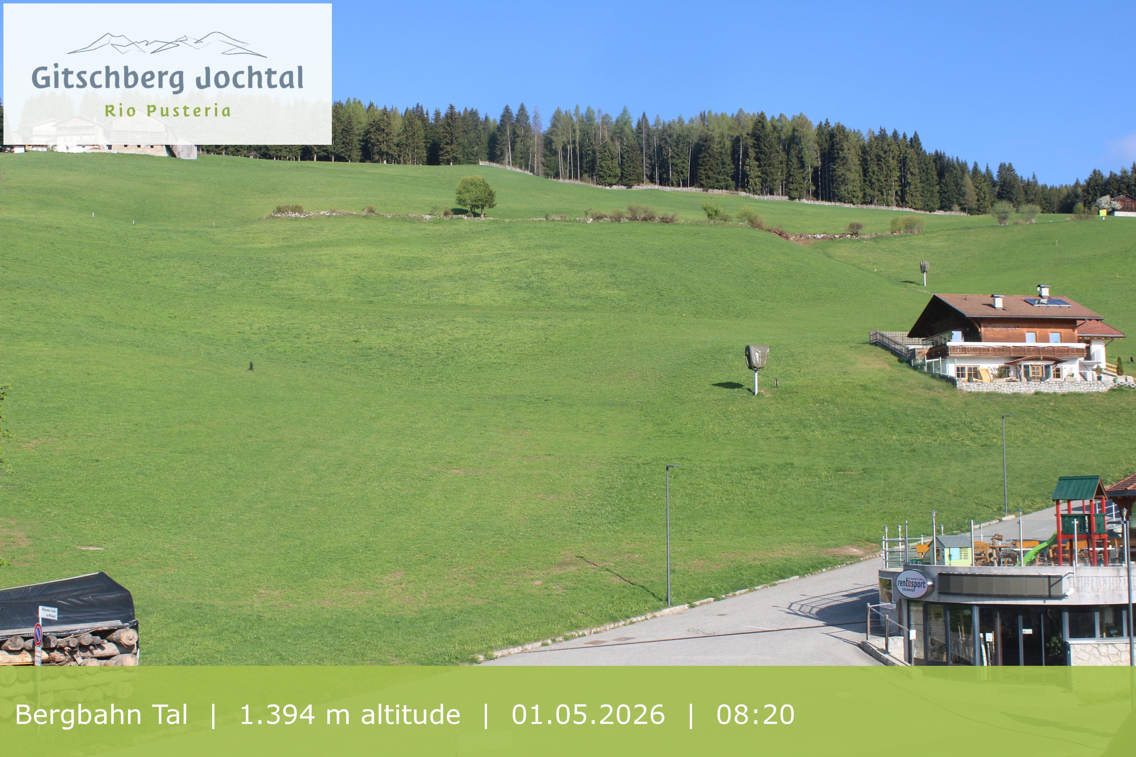 Archiv Foto Webcam Sicht auf die Talstation Meransen in Südtirol
