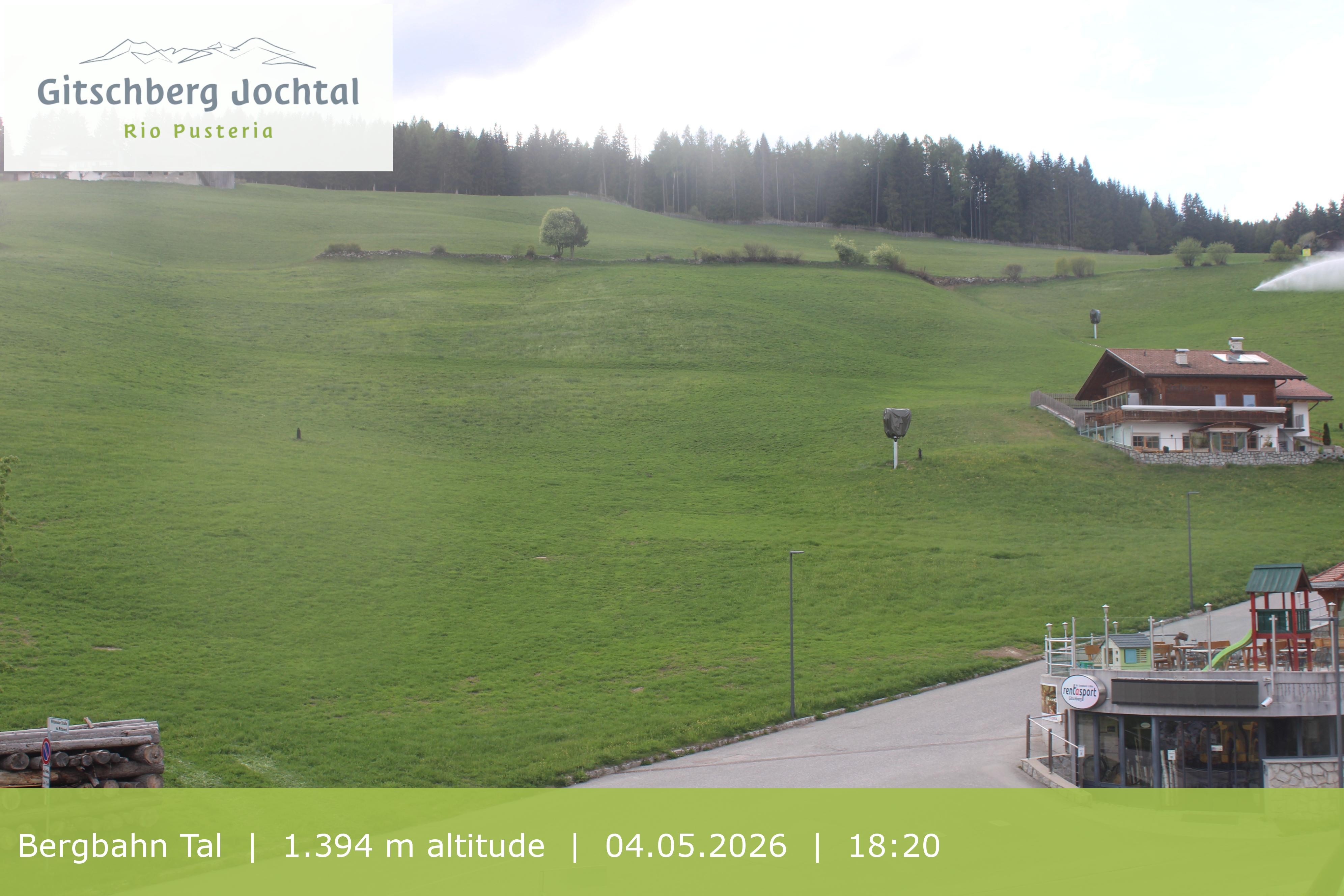 Archiv Foto Webcam Sicht auf die Talstation Meransen in Südtirol